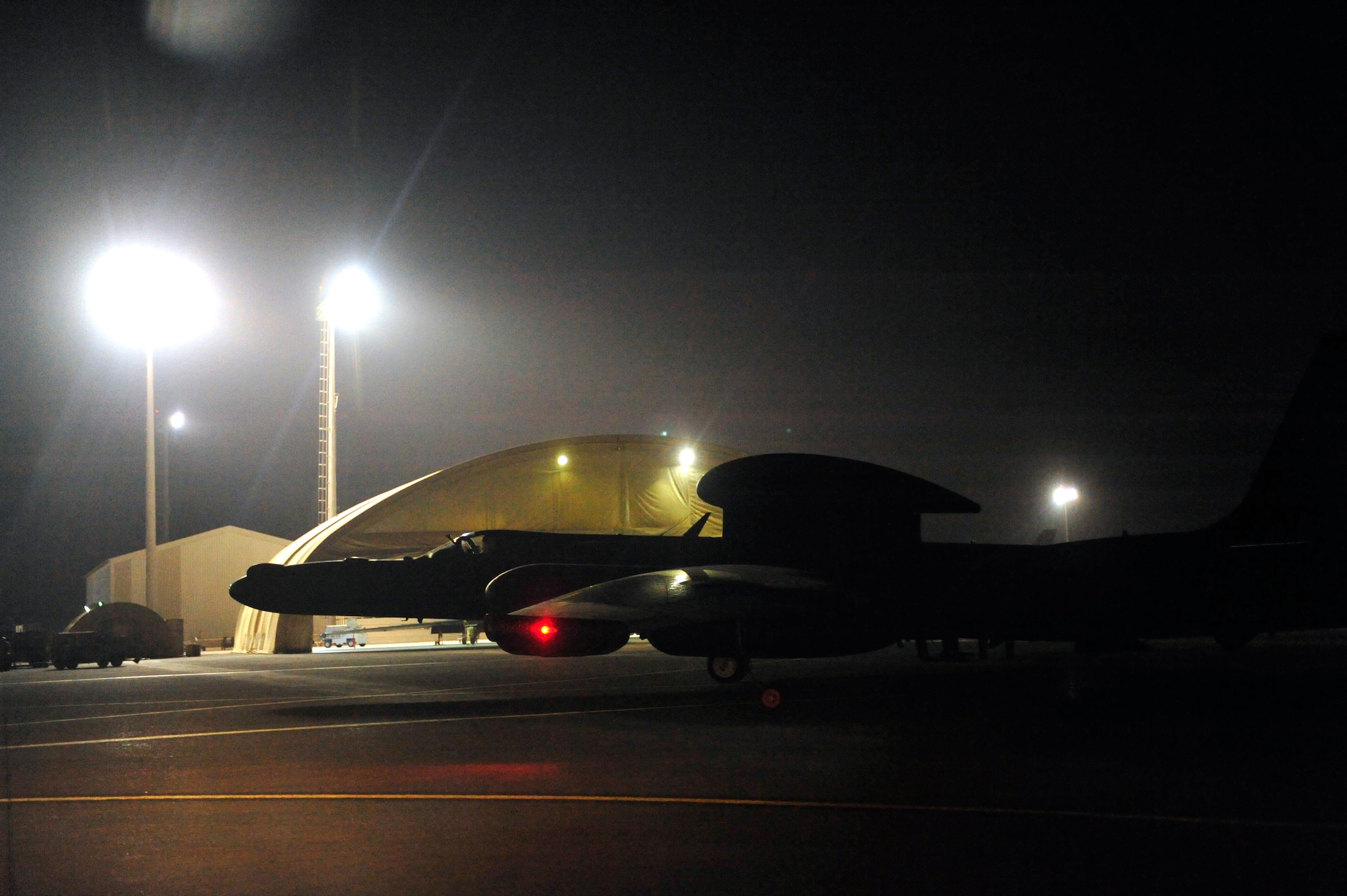 380th  – SOUTHWEST ASIA -- Maj. Patrick Hudson taxis a U-2 aircraft to a parking spot Aug. 24 at an air base in Southwest Asia. Major Hudson is assigned to the 99th Expeditionary Reconnaissance Squadron, and completed his 1,000th hour of flight in the U-2 aircraft. (U.S. Air Force photo/Tech. Sgt. Charles Larkin Sr.)