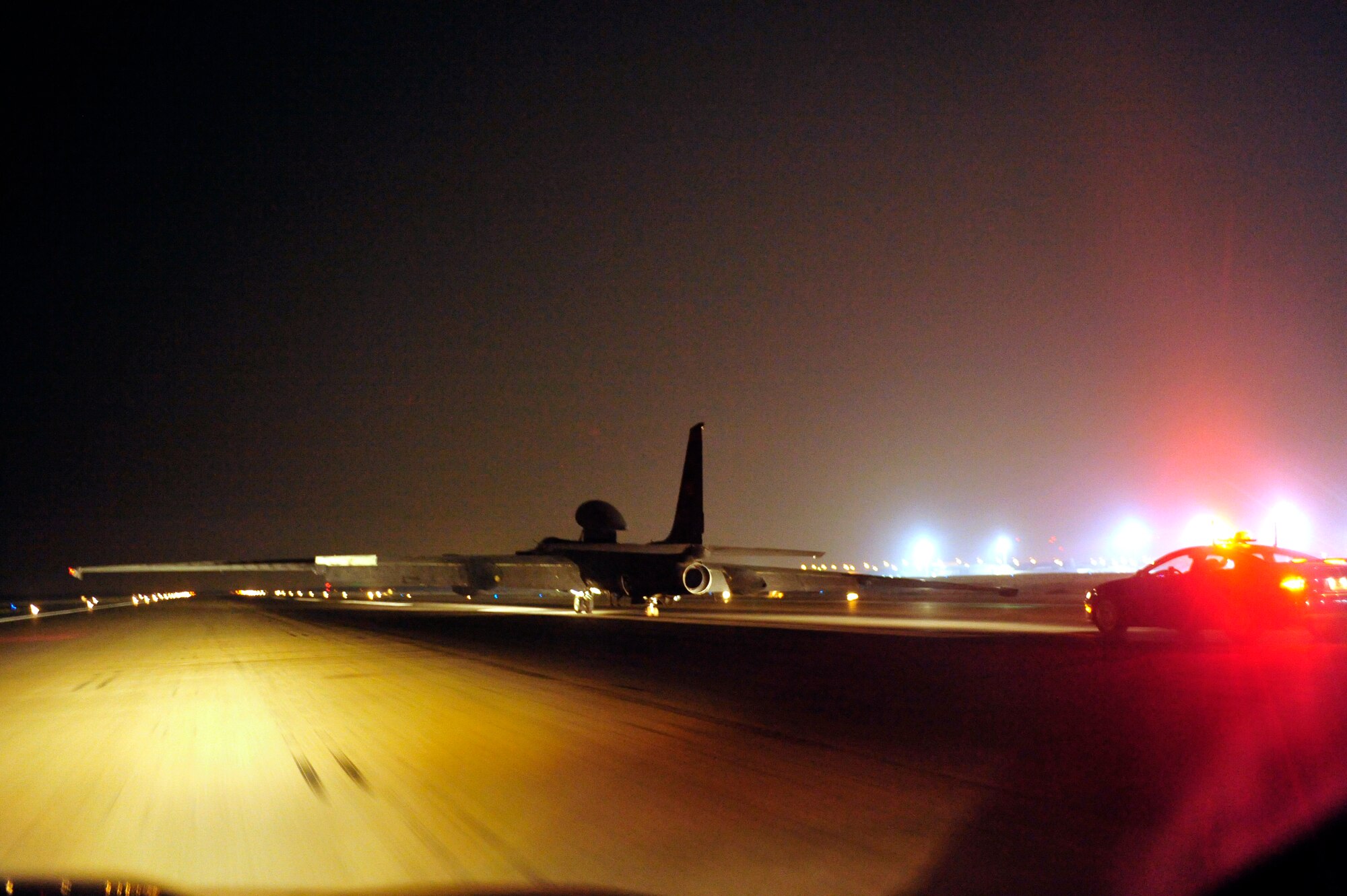SOUTHWEST ASIA -Maj. Patrick Hudson, 99th Expeditionary Reconnaissance
Squadron, lands a U-2 aircraft Aug. 21. Major Hudson completed his 1000th
hour of flight in the U-2 aircraft. (U.S. Air Force photo/Tech. Sgt. Charles
Larkin Sr)
