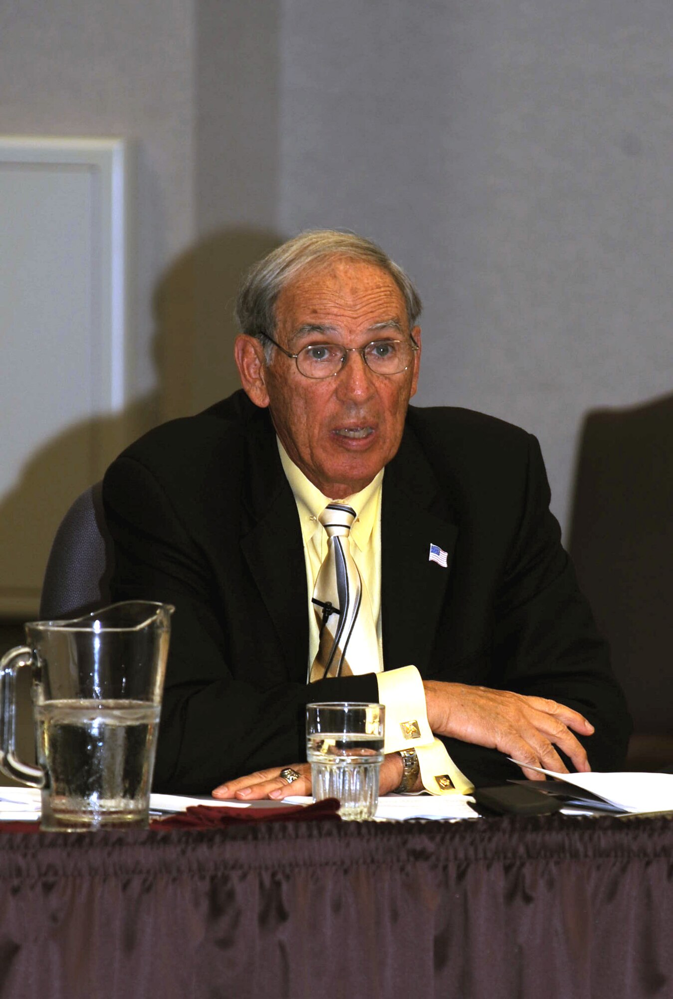 Retired Lt. Gen. Pat Caruana (left) talks about his experience in coordinating air refueling for Operations Desert Shield and Desert Storm in 1990-91 as part of the Tanker Living Legends Speaker Series on Aug. 28, 2009, at the Global Reach Planning Center at Scott Air Force Base Ill..  In total there were four panel members for the speaker series put on by Air Mobility Command. (U.S. Air Force Photo/Tech. Sgt. Scott T. Sturkol) 