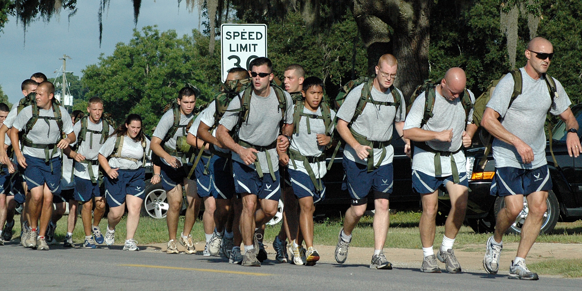 Eglin Airmen prep for new 2010 AF Fitness program. (U.S. Air Force photo/Airman Anthony Jennings) 