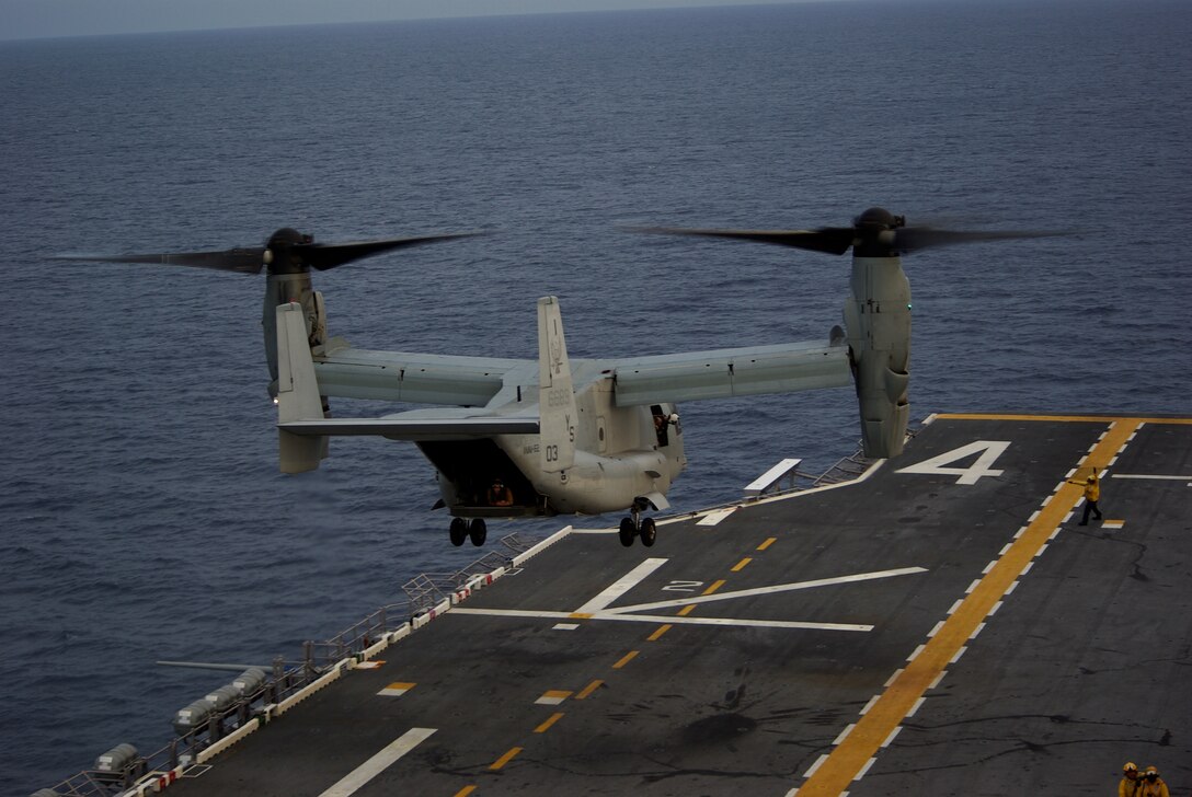 MV-22 Osprey lands on the deck of USS Nassau.