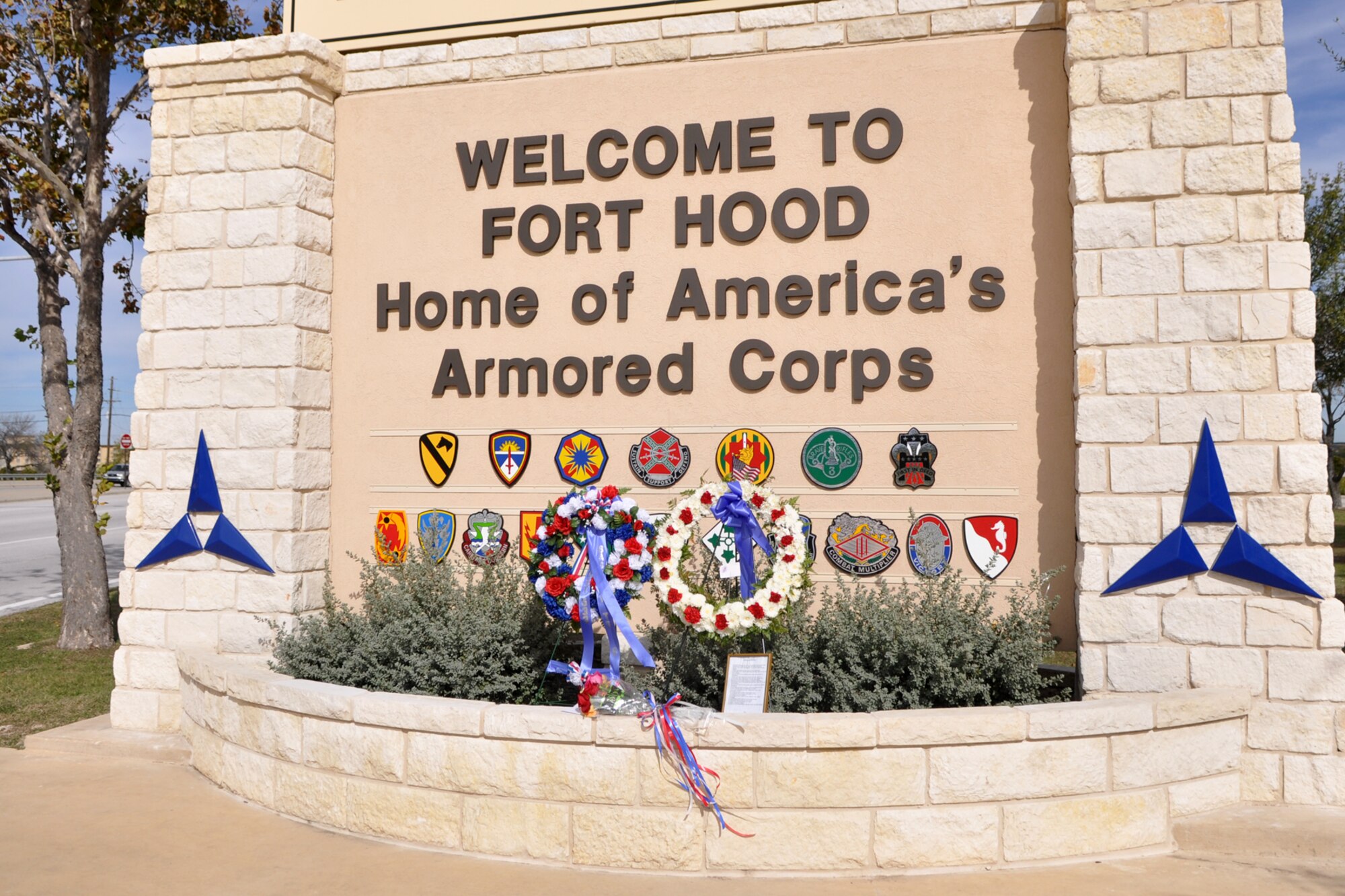 During this holiday season, let us remember to keep our sister-service members and their families in our thought and prayers. At home and abroad, the duties of our uniformed members take them to the farthest reaches of the globe, and our best wishes go with them. (U.S. Air Force photo/Tech. Sgt. Jeff Walston)