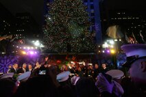 NEW YORK -- Marines from 6th Communications Battalion, 4th Marine Logistics Group, who recently returned from an Iraq deployment joined New York City mayor Michael Bloomberg and musicians Michael Buble and Aretha Franklin in lighting the 76 ft. Christmas Tree during NBC's 77th Annual Live Holiday Celebration, Dec. 2. Marines from numerous local units attended the event as special guests in front of the stage for the evenings celebration. (Official Marine Corps photo by Sgt. Randall A. Clinton)