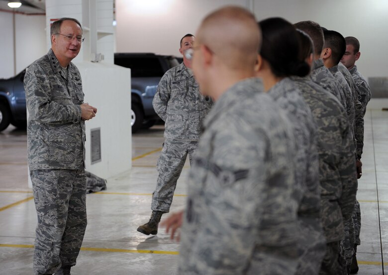 Gen. Klotz welcomes Rough Riders to AFGSC > Minot Air Force Base