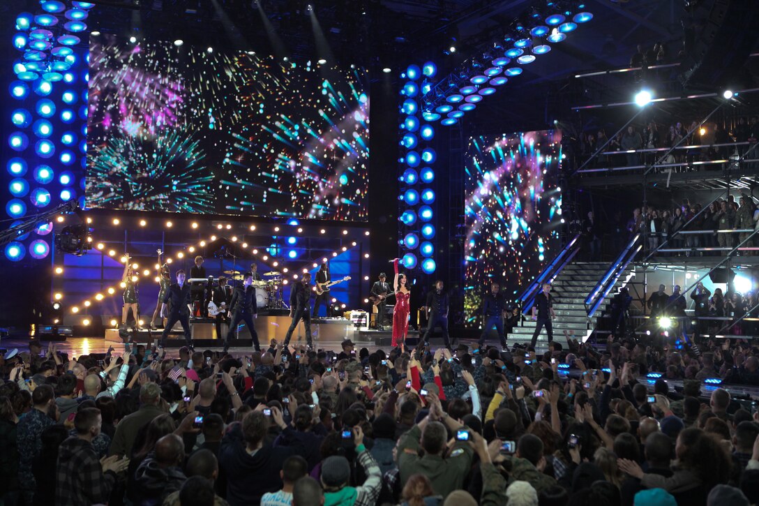 Katy Perry closes the 2010 VH1 Divas Salute the Troops concert with a performance at Marine Corps Air Station Miramar, Calif., Dec. 3. Approximately 27,000 people attended the concert hosted by Kathy Griffin, which featured Katy Perry, Nicki Minaj, Sugarland, Grace Potter and the Nocturnals and a special appearance by Heart.::r::::n::Add a caption::r::::n::Katy Perry closes the 2010 VH1 Divas Salute the Troops concert with a performance at Marine Corps Air Station Miramar, Calif., Dec. 3. Approximately 27,000 people attended the concert hosted by Kathy Griffin, which featured Katy Perry, Nicki Minaj, Sugarland, Grace Potter and the Nocturnals and a special appearance by Heart.::r::::n::