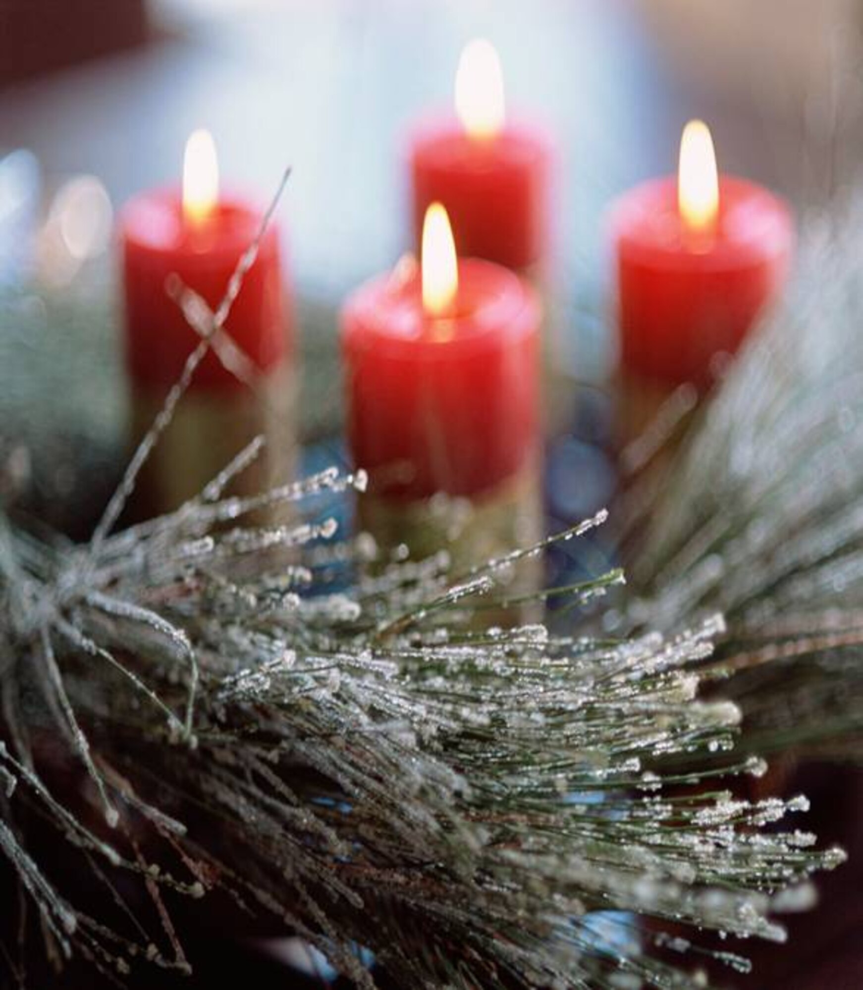 MINOT AIR FORCE BASE, N.D. -- The Airman and Family Readiness Center will host FREE holiday photos at the community center Dec. 17 here. (Courtesy graphic)