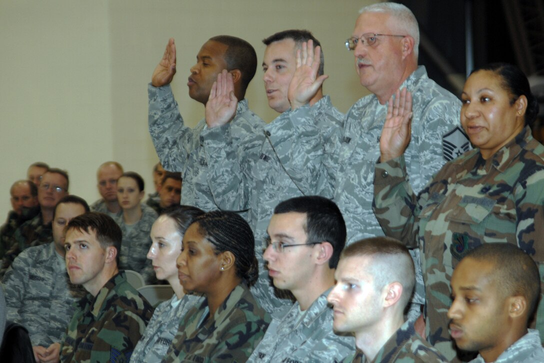GRISSOM AIR RESERVE BASE, Ind., -- Members of the 434th Air Refueling Wing, take the oath of induction into the ranks of senior NCO status during a special induction ceremony held at Grissom ARB.  (U.S. Air Force photo/Tech. Sgt. Doug Hays)