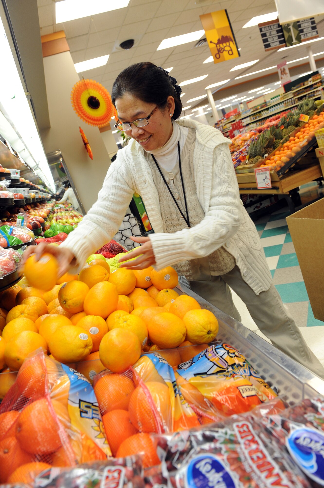 MOUNTAIN HOME AIR FORCE BASE, Idaho -- Lorna Heinen, Defense Commissary Agency, serves as the produce department general manager. (U.S. Air Force photo by Airman 1st Class Debbie Lockhart)