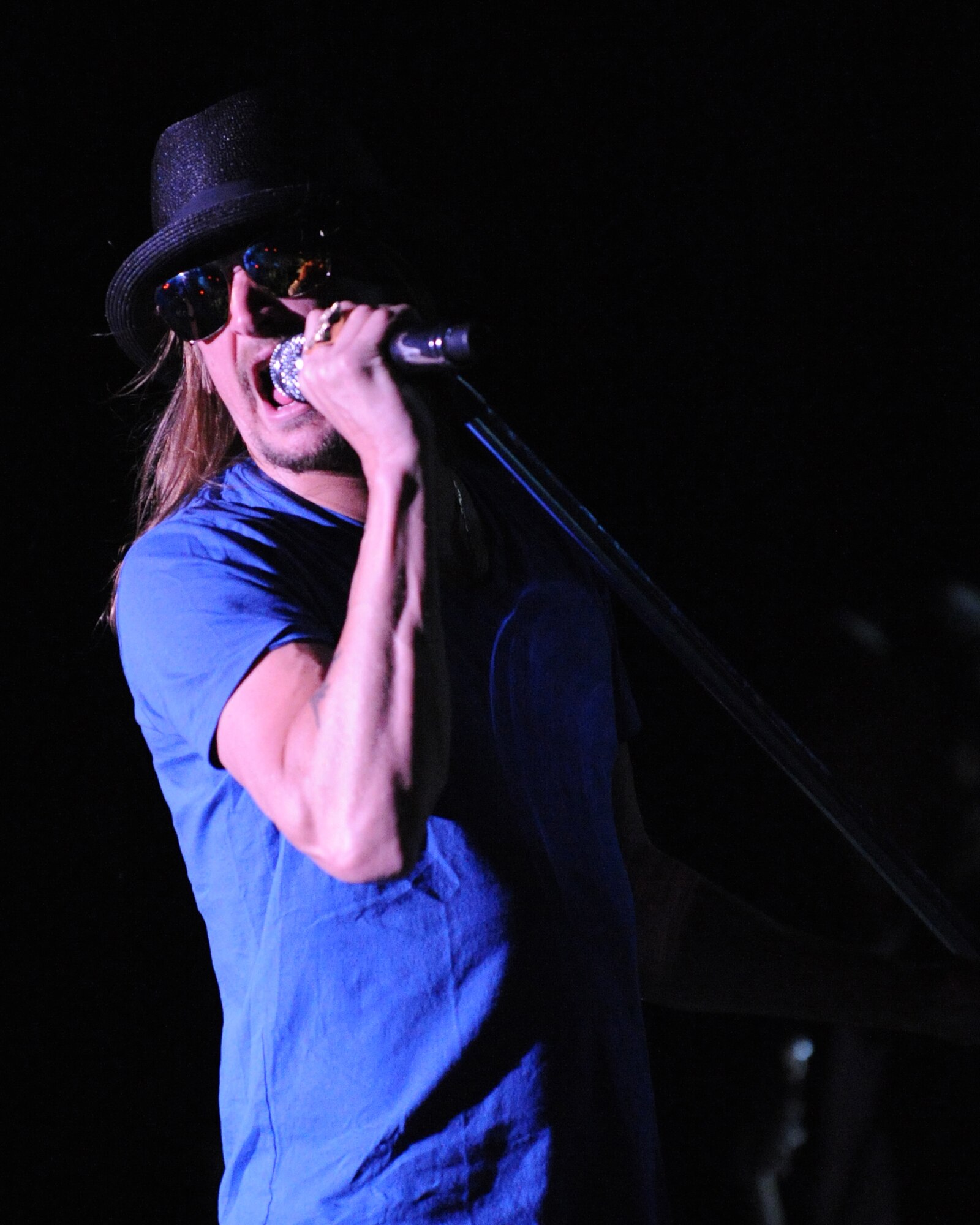 Kid Rock and the Twisted Brown Trucker Band brought their unique blend of Southern rock, soul, country, heavy metal and hip hop to Hangar 1, Ramstein Air Base, Germany, Dec. 9, 2009.  Kid Rock and his band entertained American troops in Southwest Asia and Europe Nov. 30 to Dec. 12 as a part of Tour for the Troops 2009.  (U.S. Air Force photo by Tech. Sgt. Sean Mateo White)