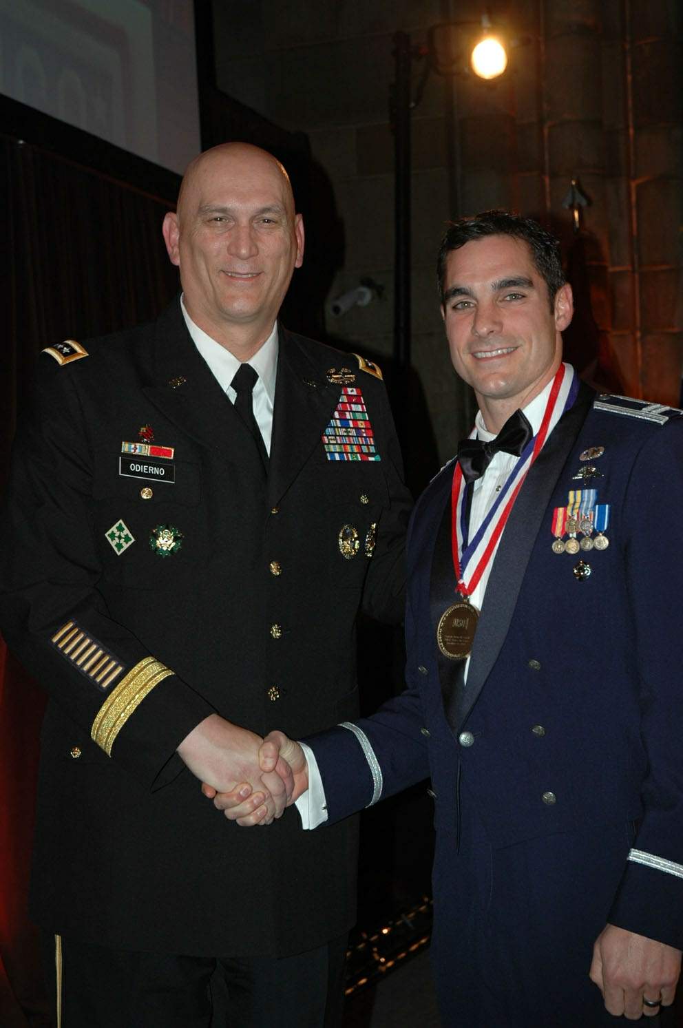 USO officials honor 5 Air Force Medal of Honor recipients