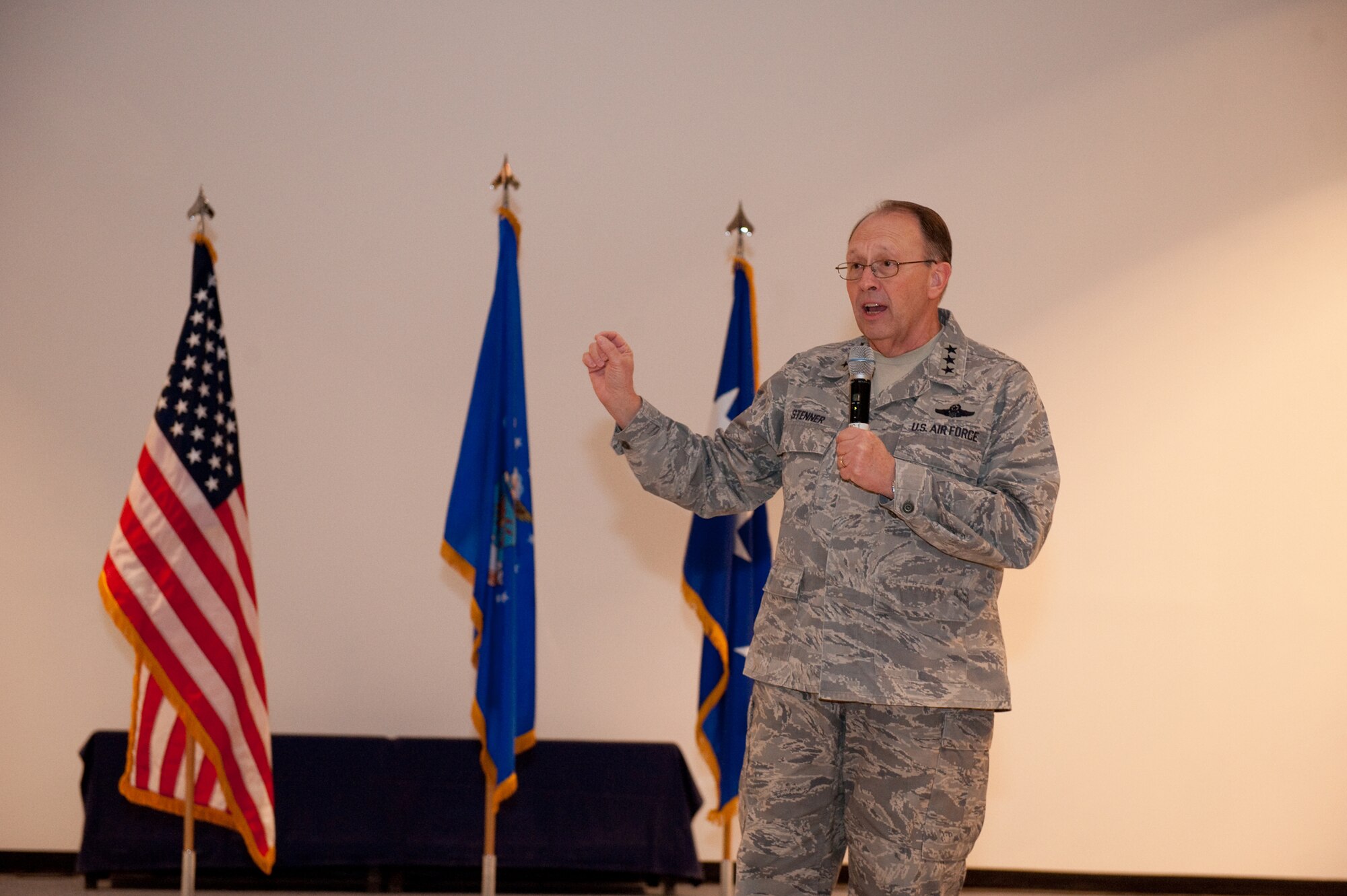Lt. Gen. Charles E. Stenner Jr., Air Force Reserve Command commander, speaks with servicemembers during a Reservist call, Dec. 7, 2009. General Stenner was traveling throughout Southwest Asia visiting Reservists deployed in support of operations Iraqi Freedom and Enduring Freedom. (U.S. Air Force photo/Staff Sgt. Robert Barney).