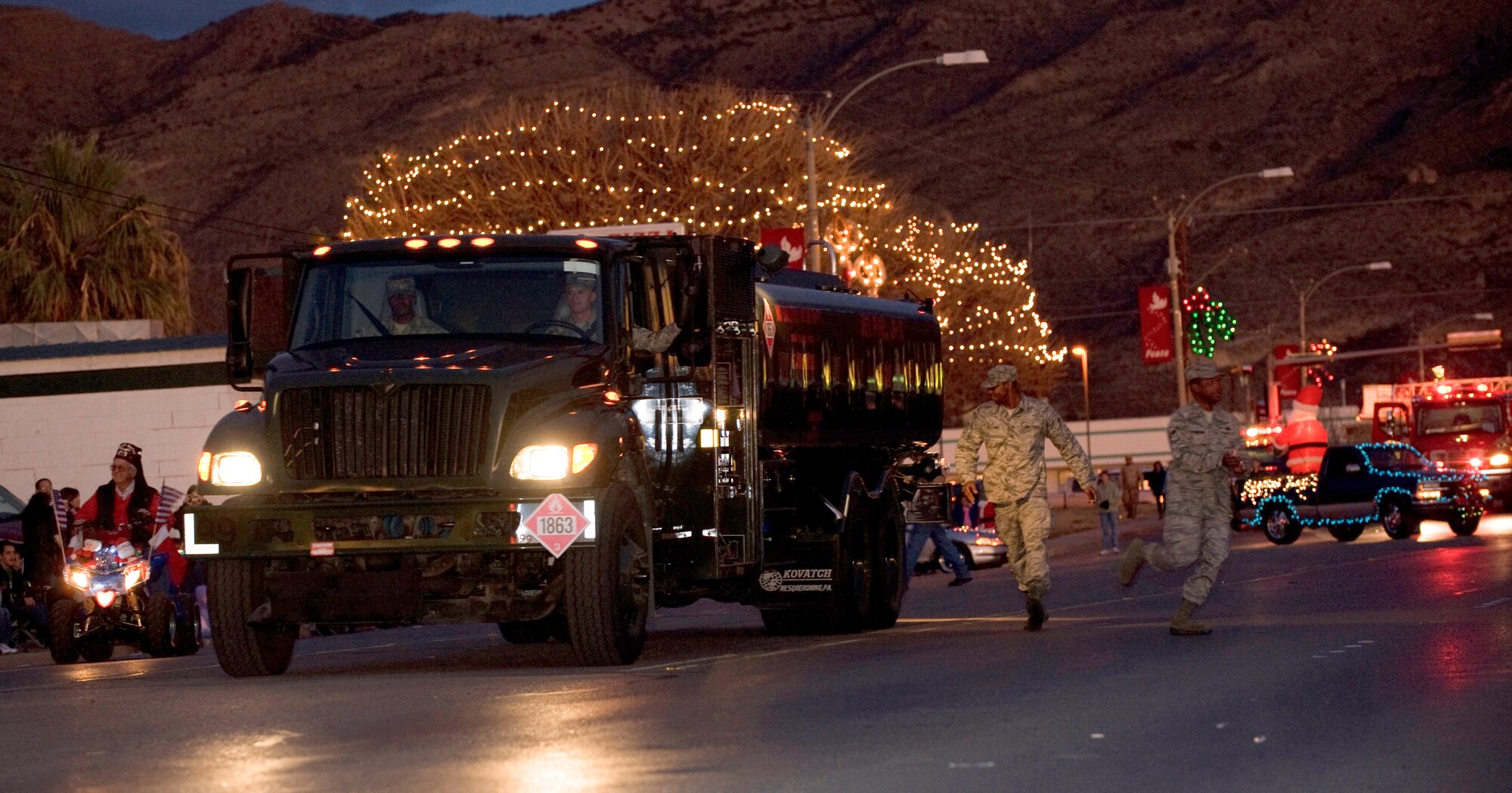Holloman Airmen partake in local parade > Holloman Air Force Base