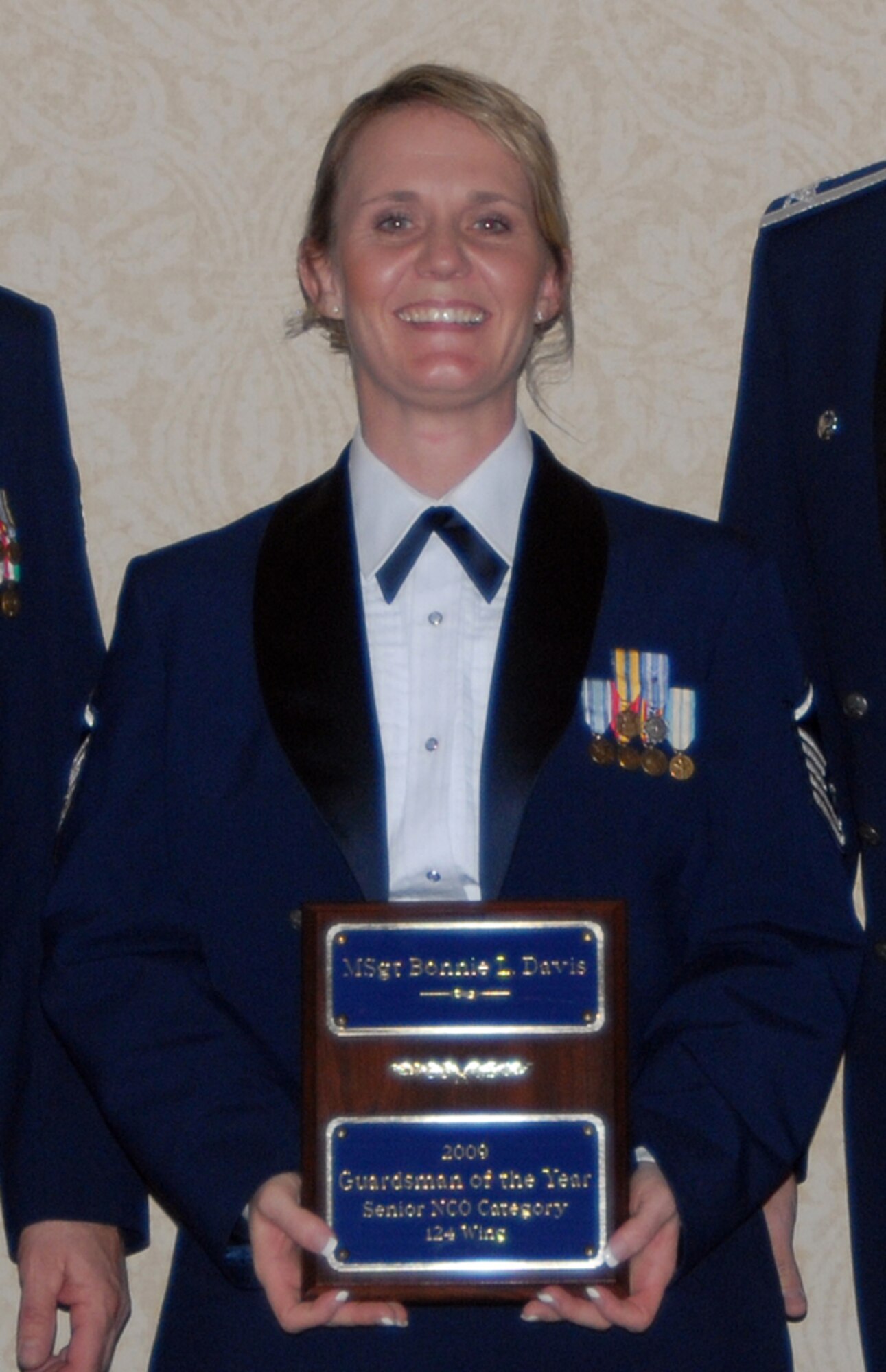 2009 Guardsmen of the Year, Senior NCO Category, winner Master Sgt. Bonnie Davis, 124th Force Support Squadron. (Air Force photo by Master Sgt Thomas Gloeckle)(Released)