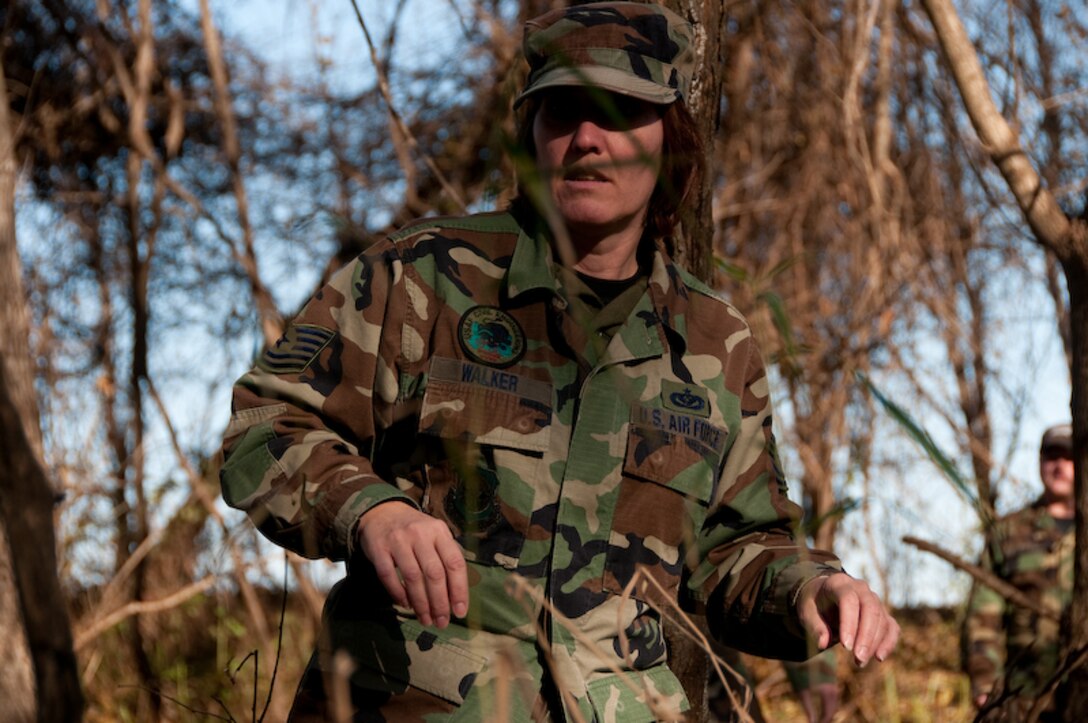 139 Airlift Wing members conduct a search and recovery exercise Wednesday, Nov 4, 2009 in St. Joseph, Mo., to help enhance their abilities for possible operations. (US Air Foce photo by MSgt. Shannon Bond) (Released)