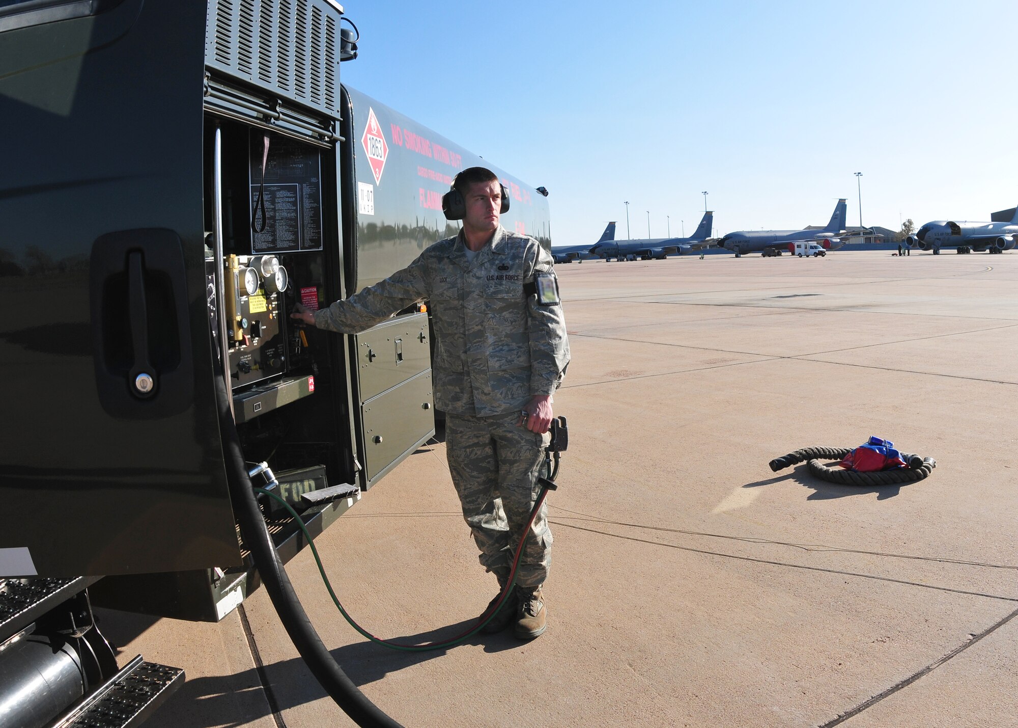 ALTUS AIR FORCE BASE, Olka. -- Staff Sgt. Tommy Lock, 97th Logistics Readiness Squadron, refuels a CF-18 Hornet with approximately 1,228 gallons. By hosting the Canadian fighter squadron during their training at Fort Sill, Okla., Altus Air Force Base has saved the 25th Tactical Fighter Squadron millions of U.S. dollars and several flying hours, which allows the Canadian Air Force to spend more time training. Previously, the 25 TFS flew out of Fort Worth Naval Air Station Joint Reserve Base, Texas, for their training at Fort Sill. (U.S. Air Force Photo/Senior Airman Amanda Bower)
