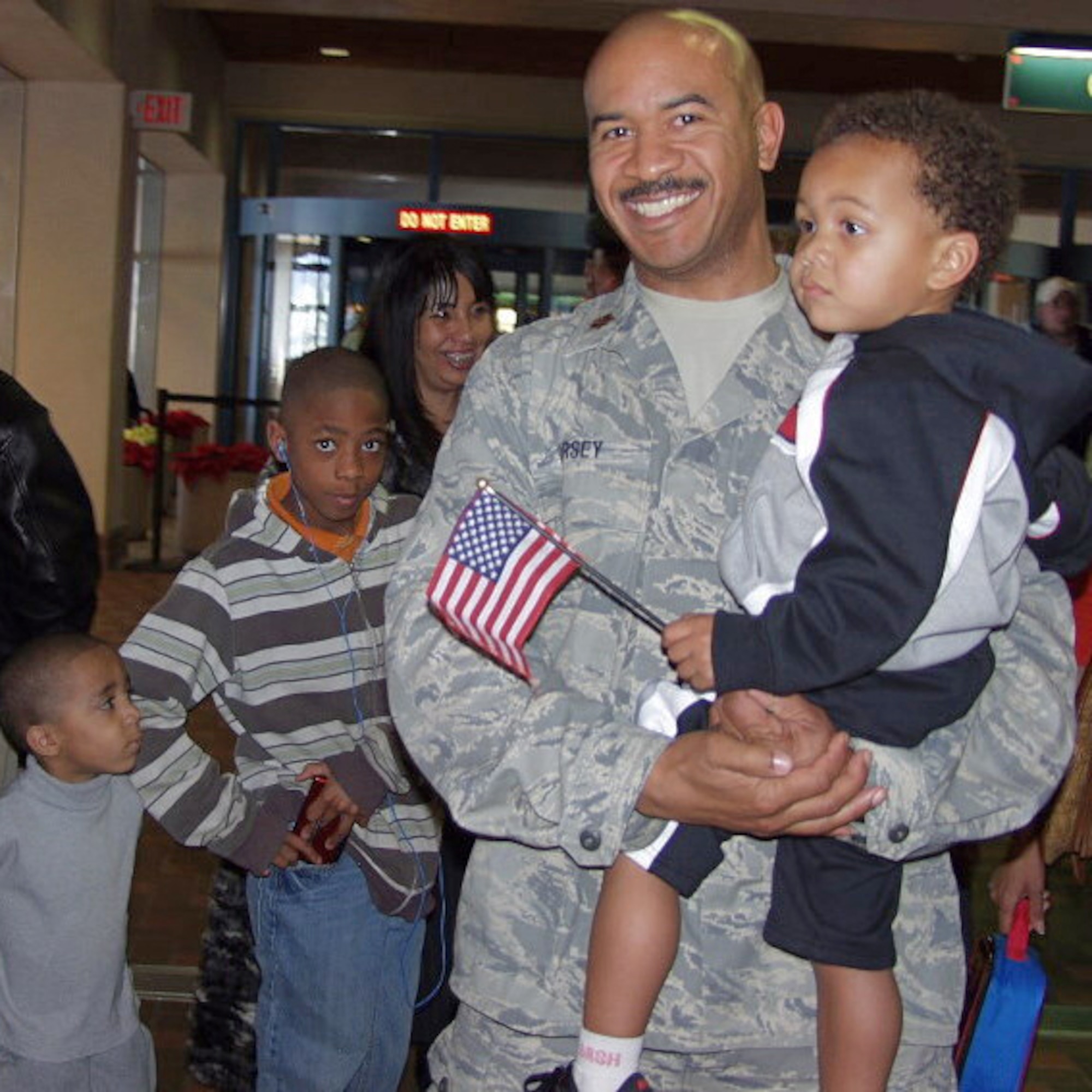 Maj. Hamilton Dorsey, Air Force Operational Test and Evaluation Center, was welcomed home by family and friends at the Albuquerque Sunport Dec. 6 after a year-long tour in Iraq.  

