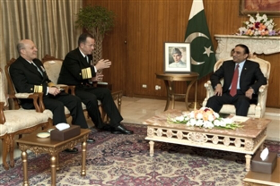 U.S. Navy Vice Adm. Michael A. LeFever, chief of the Office of the Defense Representative for  Pakistan, and Adm. Mike Mullen, chairman of the Joint Chiefs of Staff, meet with Pakistani President Asif Ali Zardari in Islamabad, Pakistan, Dec. 16, 2009.