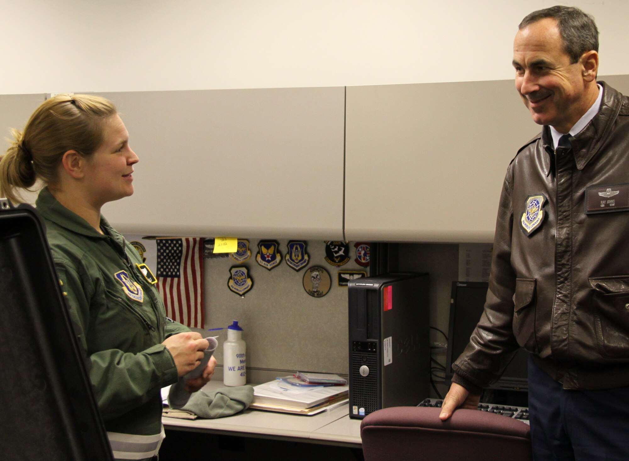 Gen. Raymond E. Johns Jr., Air Mobility Command commander, visited
the 911th Airlift Wing on November 30th 2009 to meet with AMC Airmen and learn more about the command's current mission directly from them. This is General Johns' first trip as commander of AMC.  The general has made these trip his first
priority to "get out and see the mission through the eyes of AMC's amazing Airmen." The general's first stateside trip includes visits to Guard,Reserve and active duty bases in Ohio, New York, Massachusetts, New Hampshire and New Jersey as well as the U.S. Air Force Expeditionary Center.
(U.S. Air Force Photo/Tech. Sgt. Scott Pryor)
