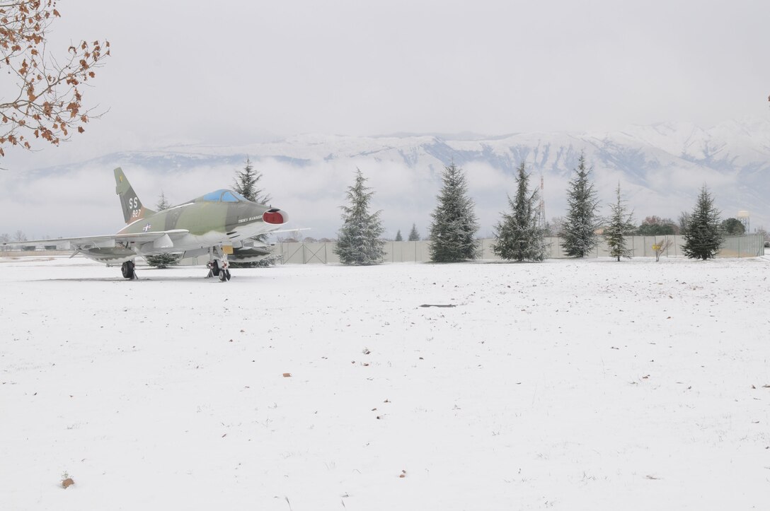 Aviano gets snow