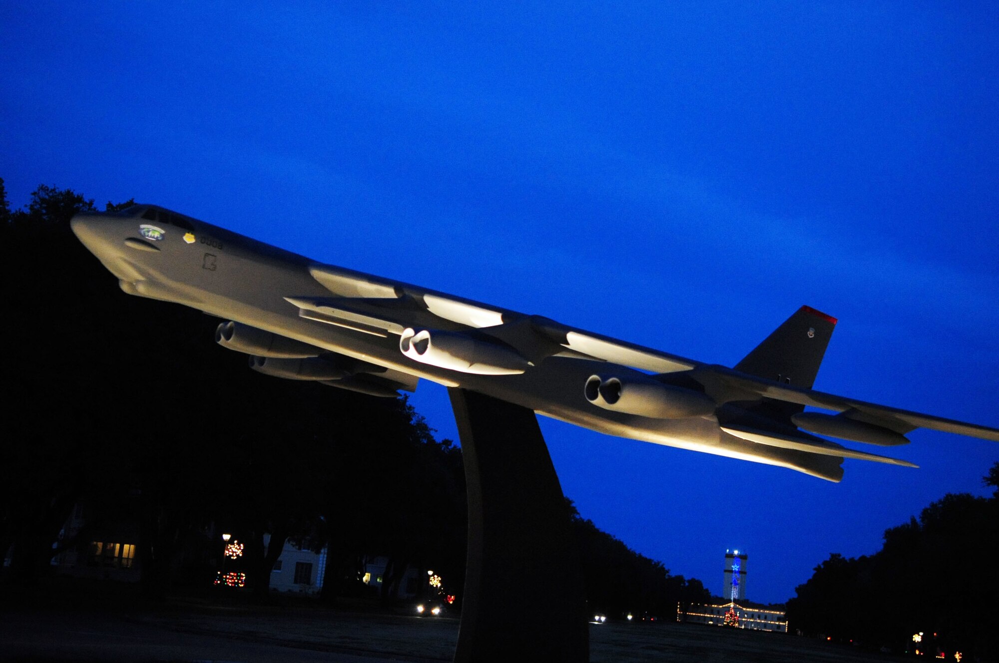 BARKSDALE AIR FORCE BASE, La. -- The lights of the 2d Bomb Wing headquarters welcome Airmen and visitors to the base, their warmth wishing Happy Holidays to all. (U.S. Air Force photo by Senior Airman Joanna M. Kresge)