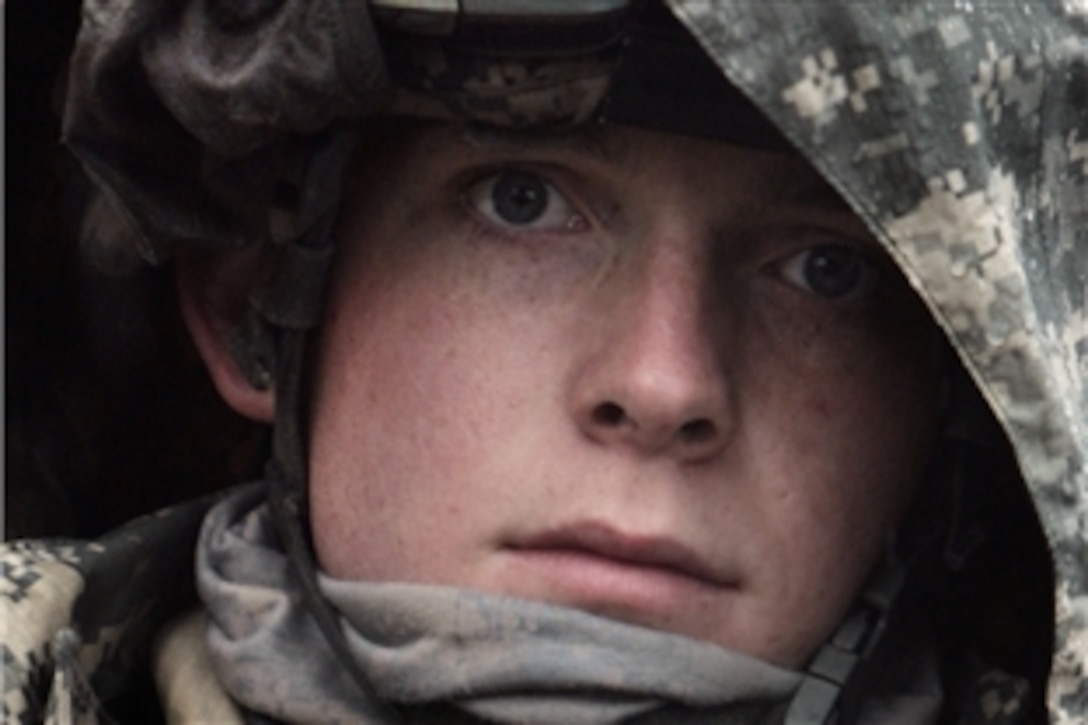 U.S. Army Pfc.Tobie Cable  of Regimental Higher Headquarters Troop, 278th Armored Cavalry Regiment, Tennessee Army National Guard, trains at Camp Shelby Joint Forces Training Center, Hattiesburg, Miss., Dec. 12, 2009.