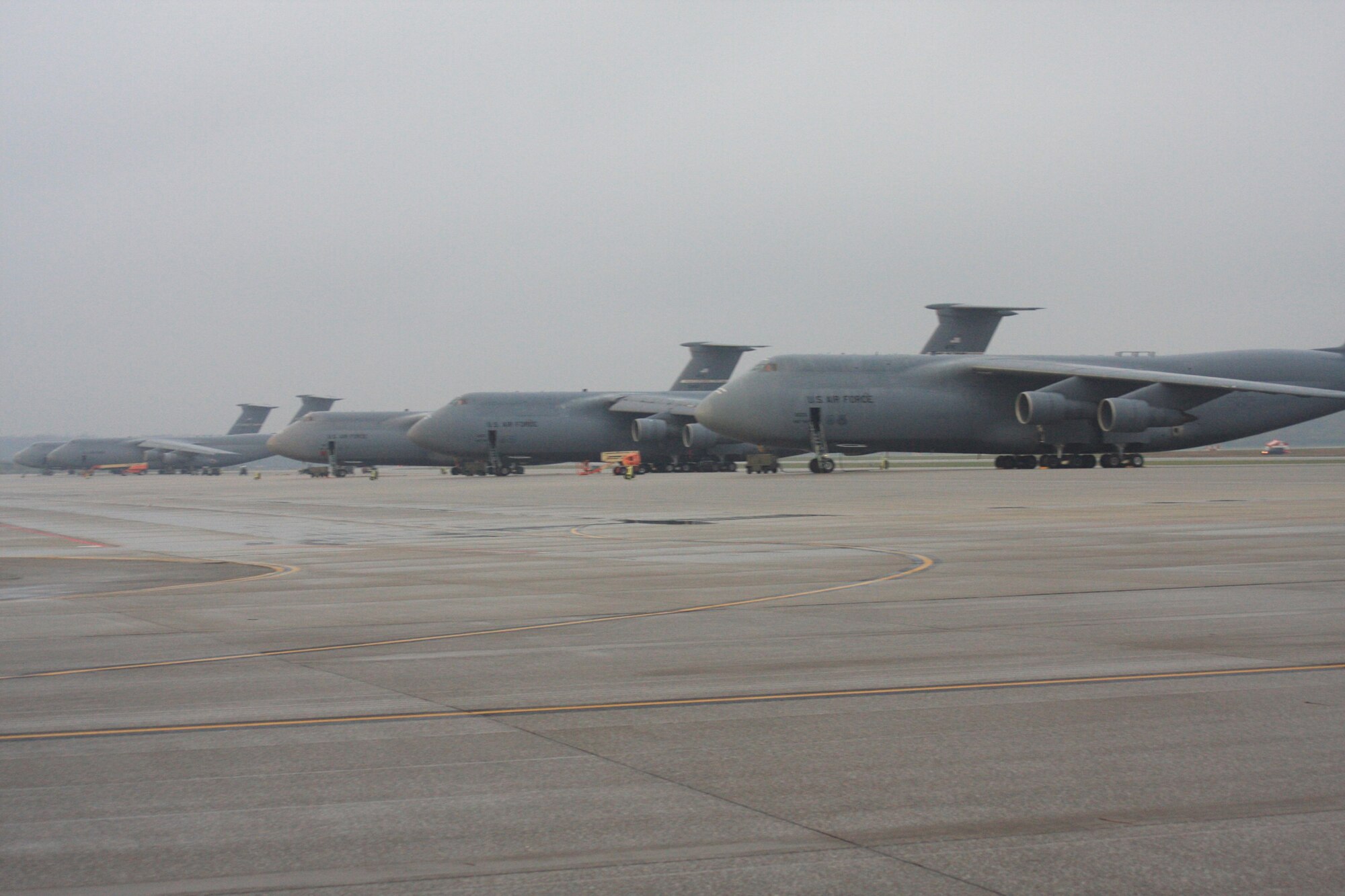 A cold, wintery day at the 445th Airlift Wing > 445th Airlift Wing ...