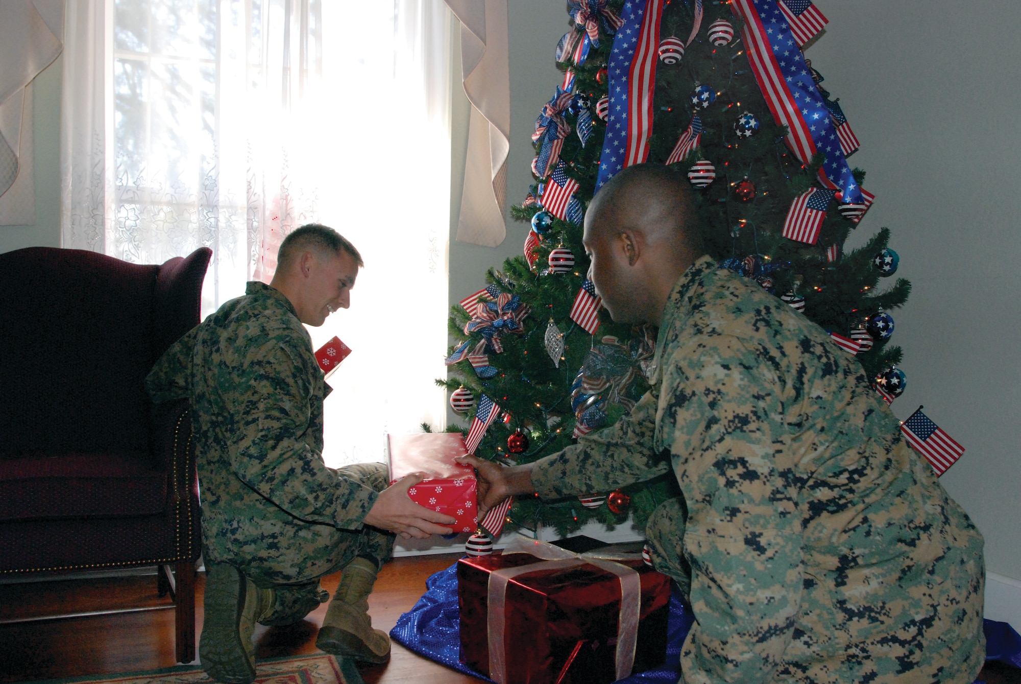 Volunteers decorated the house for the annual wing commander’s holiday reception and a dinner for Team March members who will be working on Christmas. (U.S. Air Force photo by Staff Sgt. Megan Crusher)