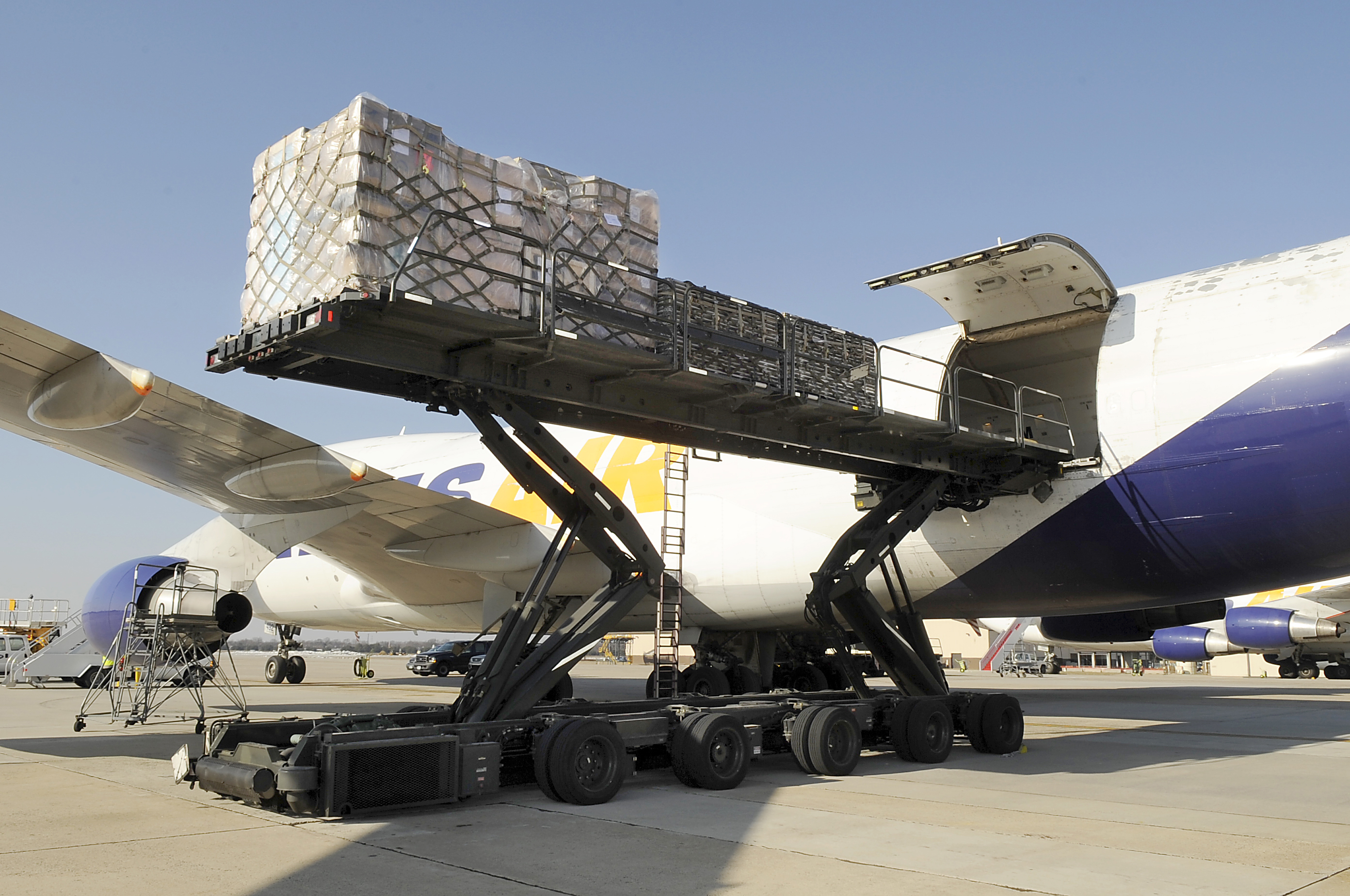 305th-aerial-port-squadron-moving-cargo-around-the-world-joint-base