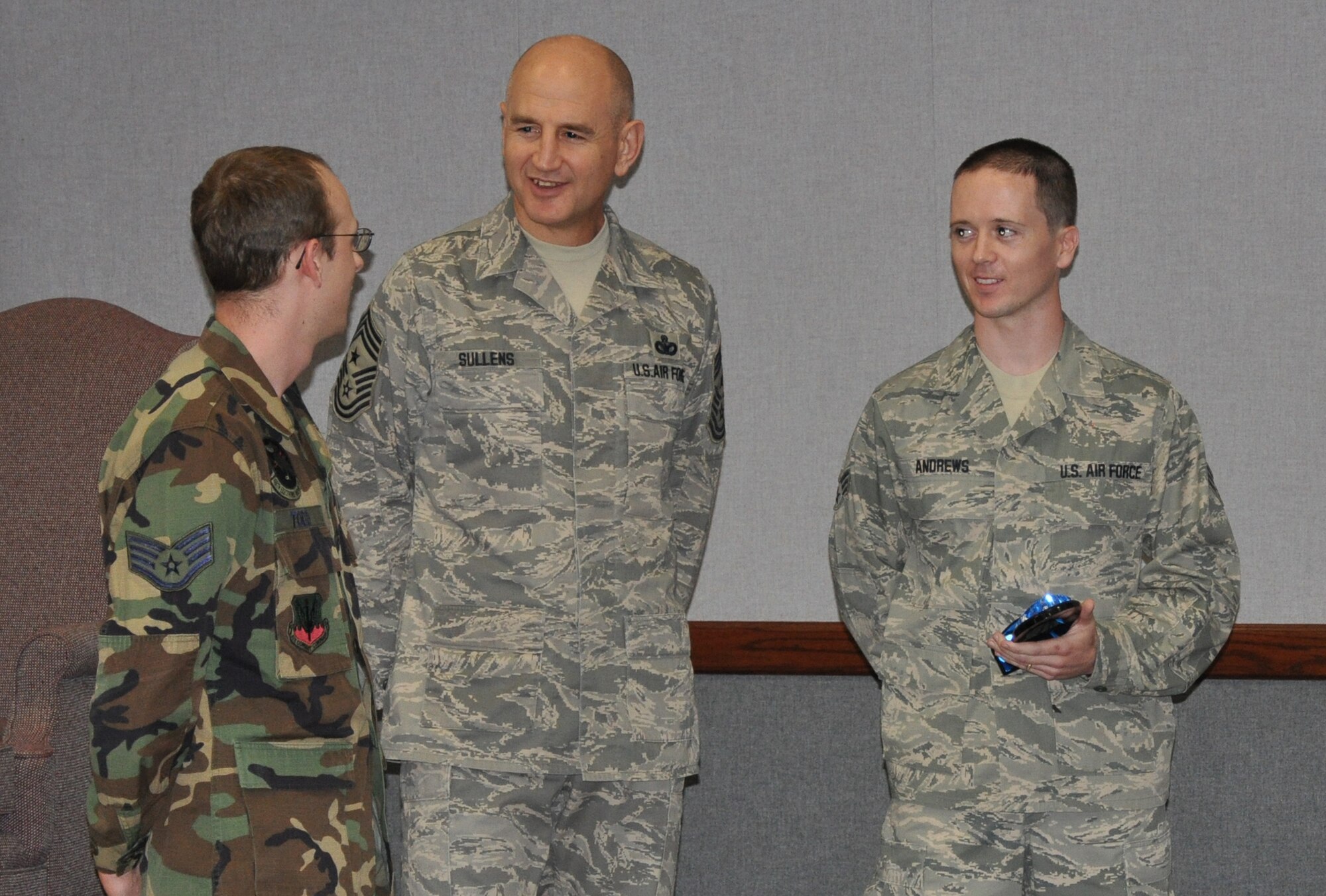 Command Chief Master Sgt. Steve Sullens, Air Combat Command, quizzes Staff Sgt. Richard Todd, left, on what he knows about Senior Airman Joseph Andrews, 68th Electronic Warfare Squadron, during an enlisted call Feb. 3 here. Airman Andrews was presented Airman of the Year award from thelocal Air Force Sergeants Association chapter before his supervisor Sergeant Todd was asked to come to the front of the room. The chief did this exercise a few times during his week-long visit to Eglin to demonstrate a supervisor should be involved in their Airmen’s life. (U.S. Air Force Photo/Chrissy Cuttita)