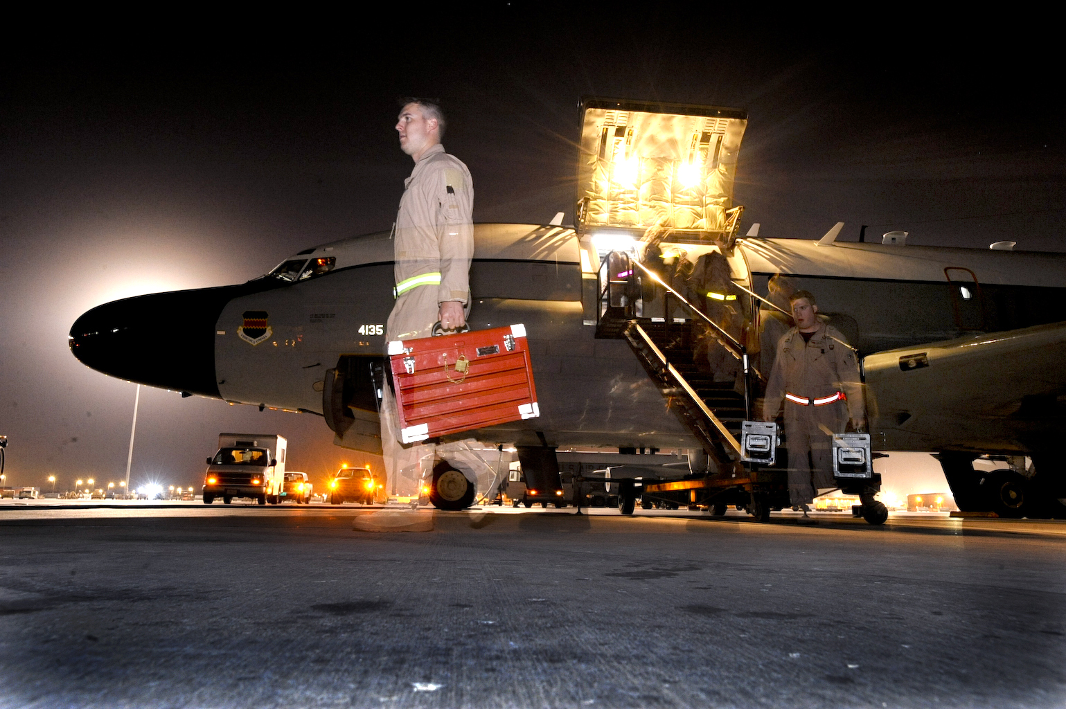【大注目】 Rivet Joint Air U.S. > AOR in missions combat 7,000 reaches ラジオ・コンポ