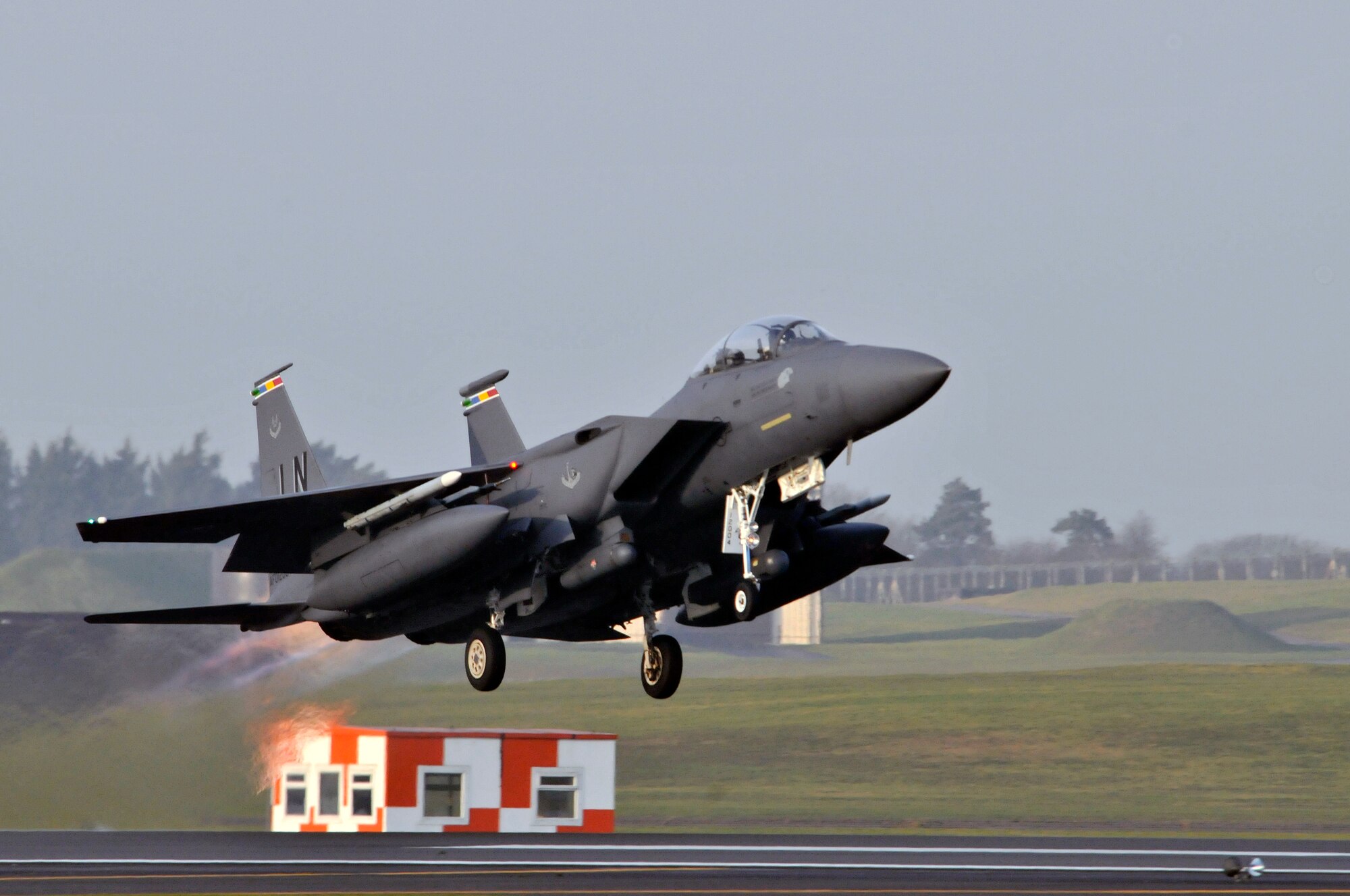 Maj. Tom Laitinen 494th Fighter Squadron F-15E Strike Eagle pilot and Maj. Gen. Mark T. Matthews, Director of Requirements, Headquarters Air Combat Command, a previous 48th Fighter Wing commander, take off on his F-15E orientation flight with the 494th Fighter Squadron, Jan. 30 at RAF Lakenheath, England. (U.S. Air Force photo by Airman 1st Class Perry Aston) 