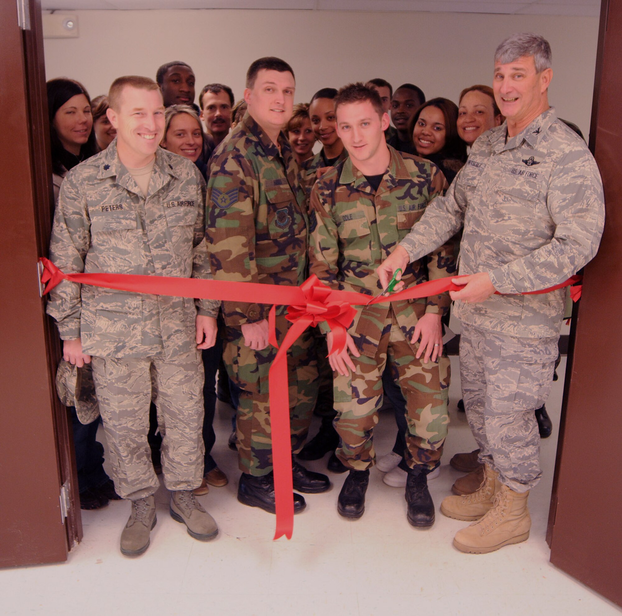 MWR facility back in service > 123rd Airlift Wing > Article Display