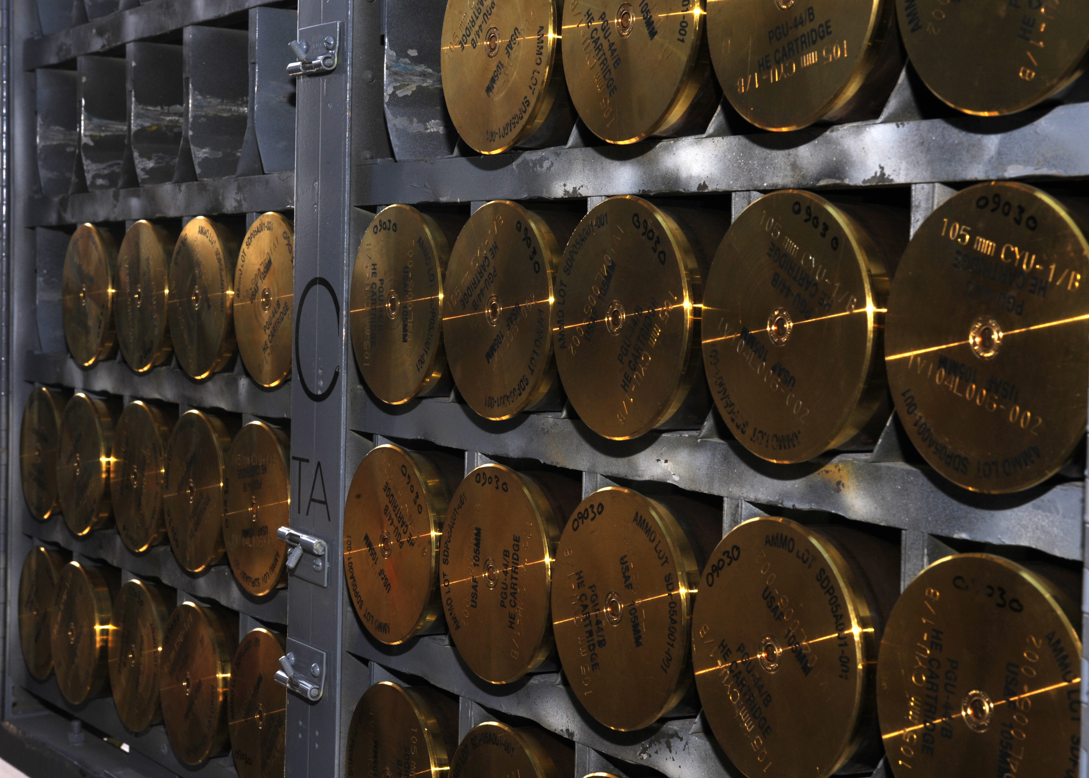 Cannon ammo Airmen ready for gunship arrival > Air Force Special