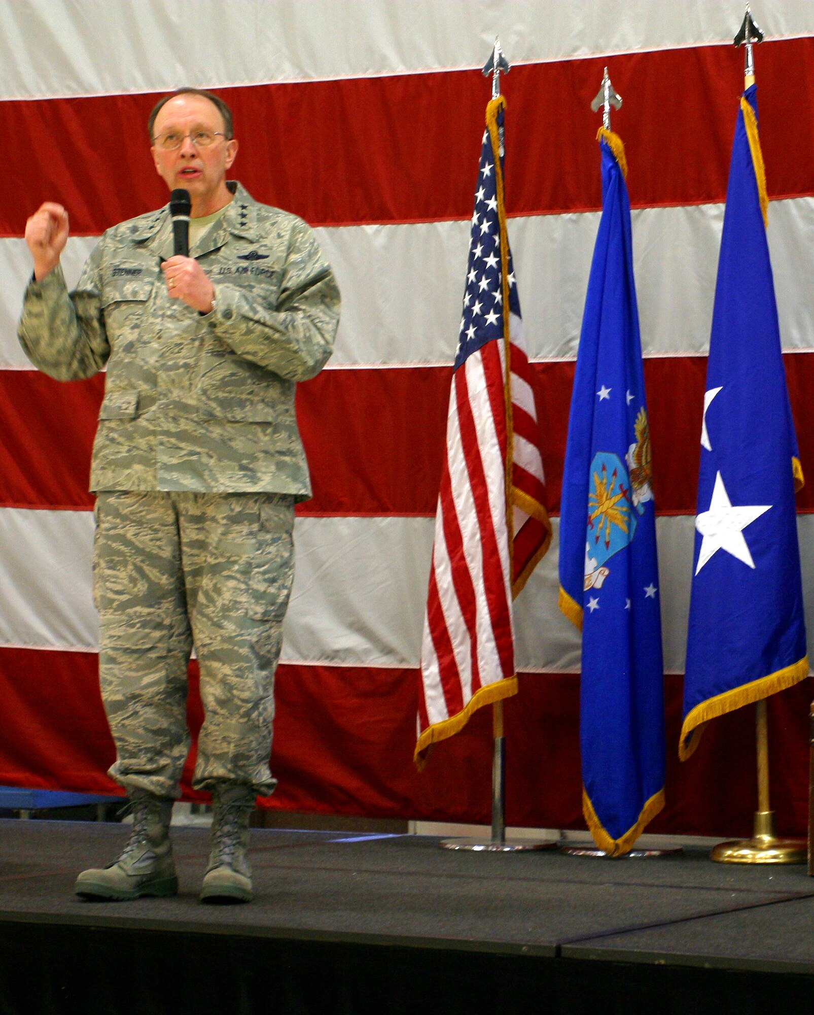 Lt. Gen. Charles E. Stenner, Jr., Chief of the Air Force Reserve and Commander of Air Force Reserve Command, speaks to a group of more than 1,000 Airmen at the 419th Fighter Wing commander’s call Sunday. General Stenner outlined current issues facing the Air Force Reserve and explained what it takes to be a Citizen Airman. (U.S. Air Force photo/Senior Airman Brandon Craig) 