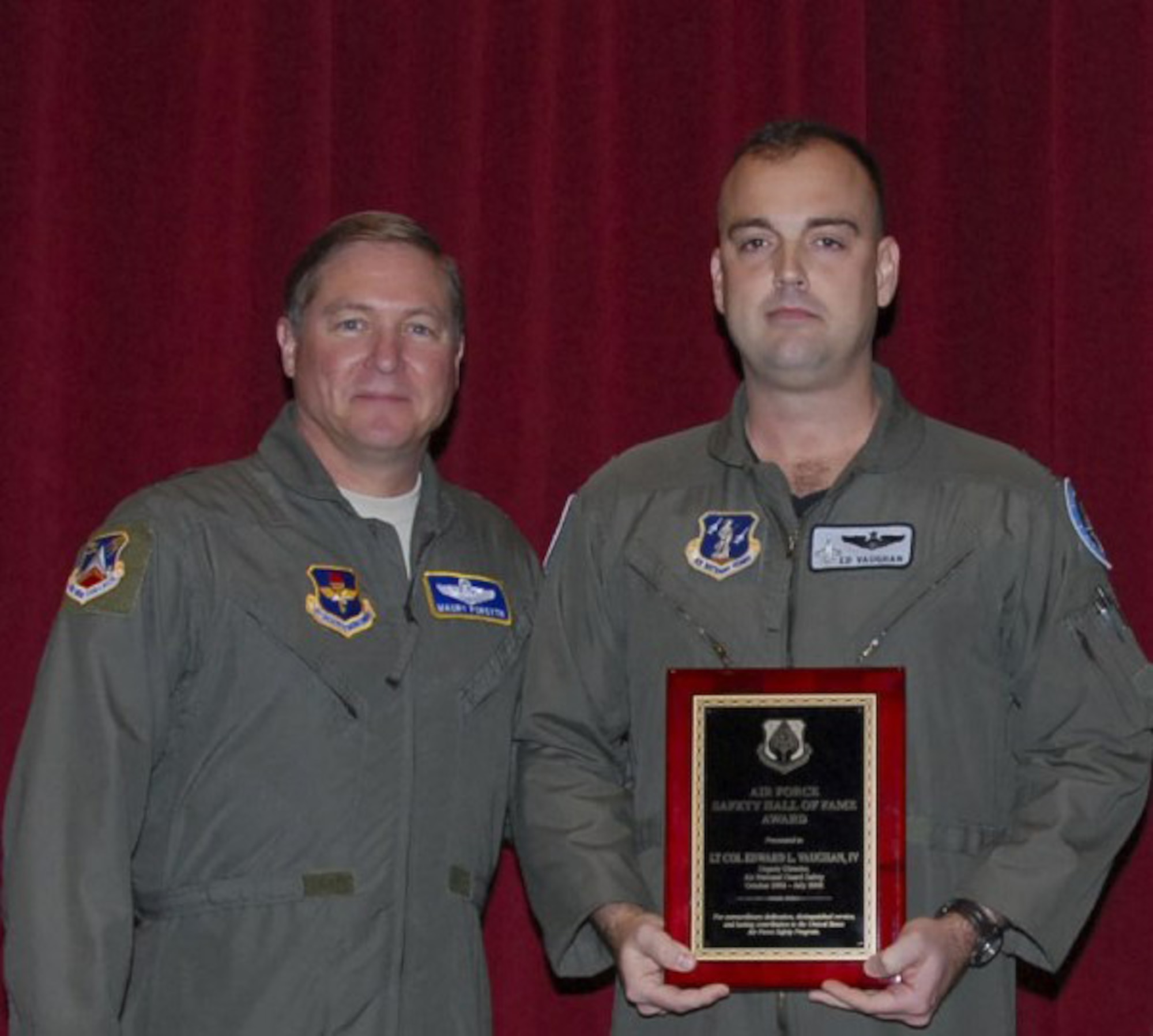 Presentation of Air Force Safety Hall of Fame Award to Lt Col Ed Vaughn by Col Marcus Quint, AF Safety Center

Location: Bldg 1401, AWC
Date: 6 Feb 2009