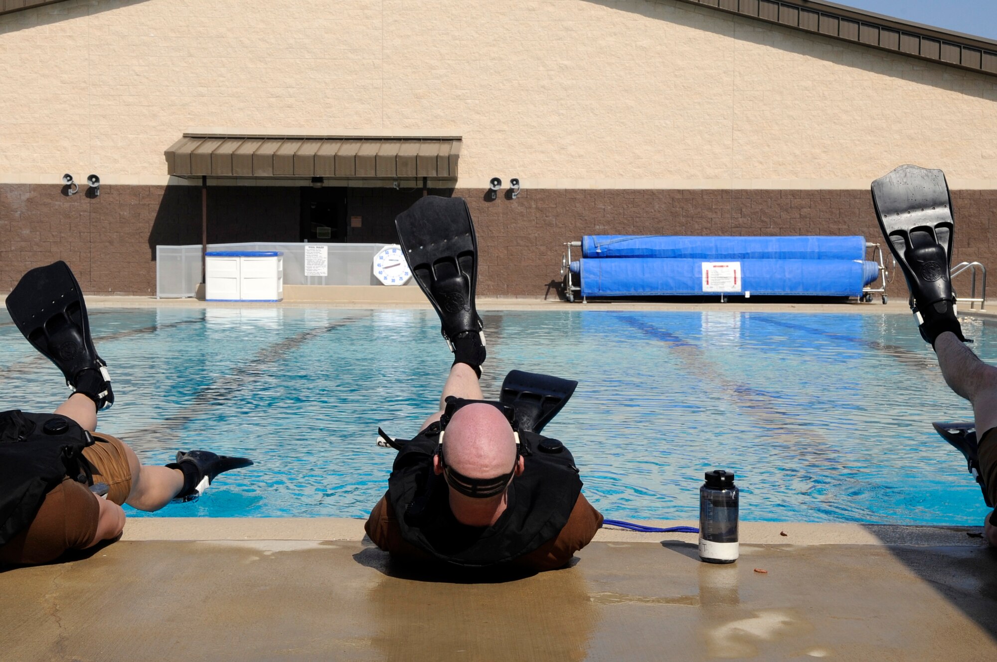 Special Operations Airmen in training do flutter kicks Feb. 10 during their pre-scuba formal training at Hurlburt Field, Fl. Airmen are assigned to the Special Tactics Training Squadron. (U.S. Air Force photo/Staff Sgt. Desiree N. Palacios)
