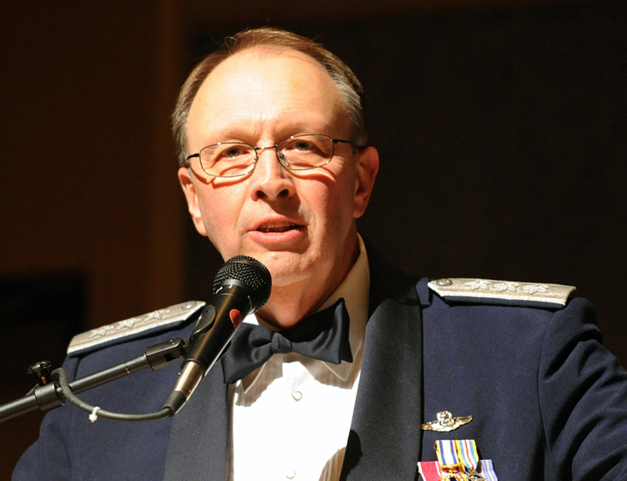 Lt. Gen. Charles E. Stenner Jr., chief of Air Force Reserve and commander of Air Force Reserve Command, speaks at an awards banquet conducted by the 419th Fighter Wing at Hill Air Force Base, Utah, Feb. 7, 2009. (U.S. Air Force photo/Alex Lloyd)