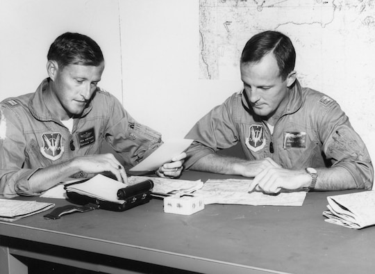 Captains Ben Bowthorpe (l) and Don Totten (r). (U.S. Air Force photo)