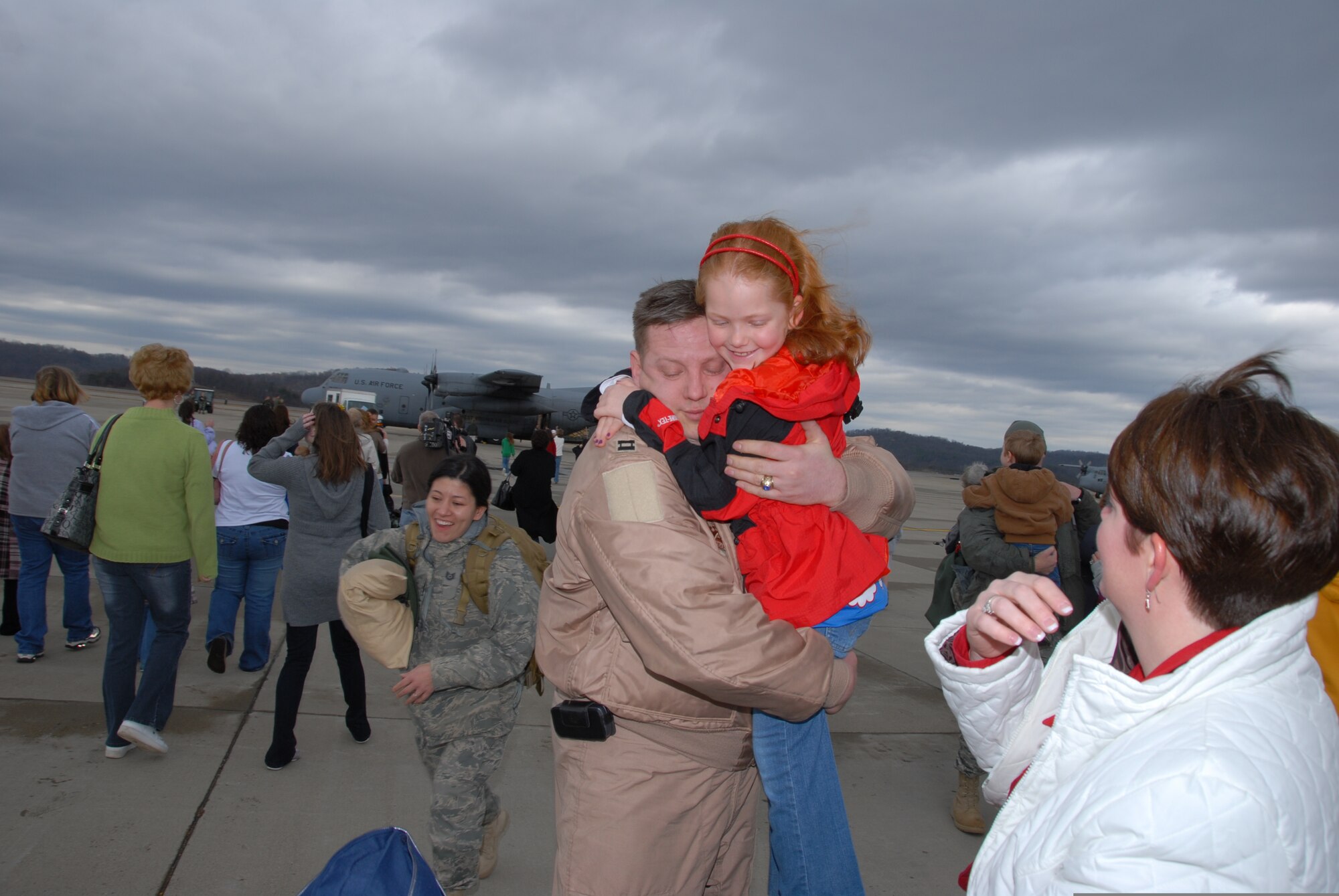 U.S. Air Force 130th Airlift Wing Air National Guardsmen return home Feb. 18, 2009, to Air National Guard Base Yeager in Charleston, W.V., after a lengthy deployment to Bagram, Afghanistan. (U.S. Air Force photo by Staff Sgt. William John Hinamon/Released)

