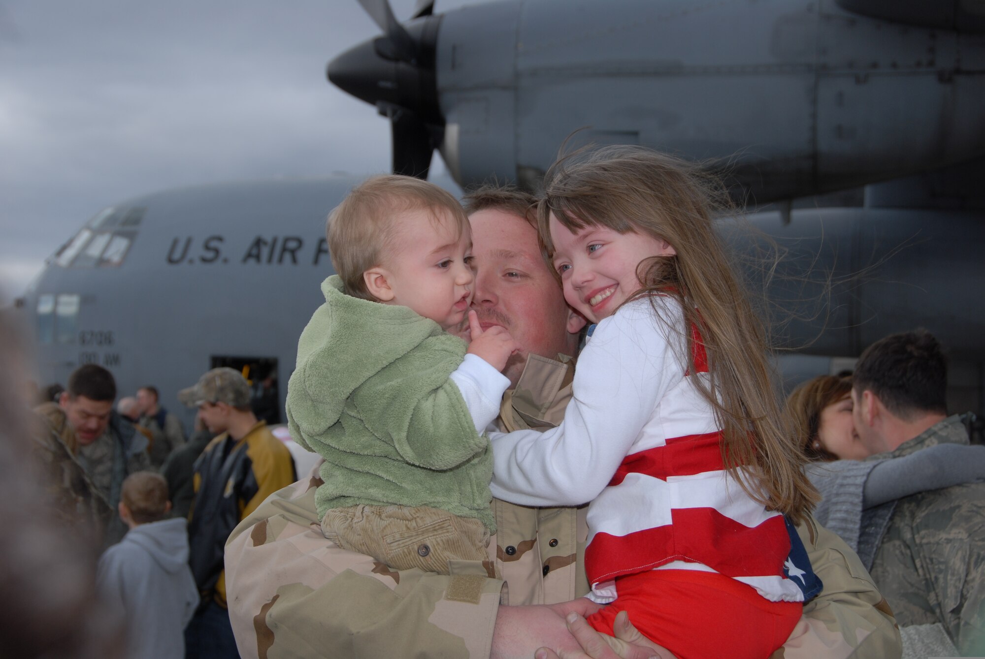 U.S. Air Force 130th Airlift Wing Air National Guardsmen return home Feb. 18, 2009, to Air National Guard Base Yeager in Charleston, W.V., after a lengthy deployment to Bagram, Afghanistan. (U.S. Air Force photo by Staff Sgt. William John Hinamon/Released)

