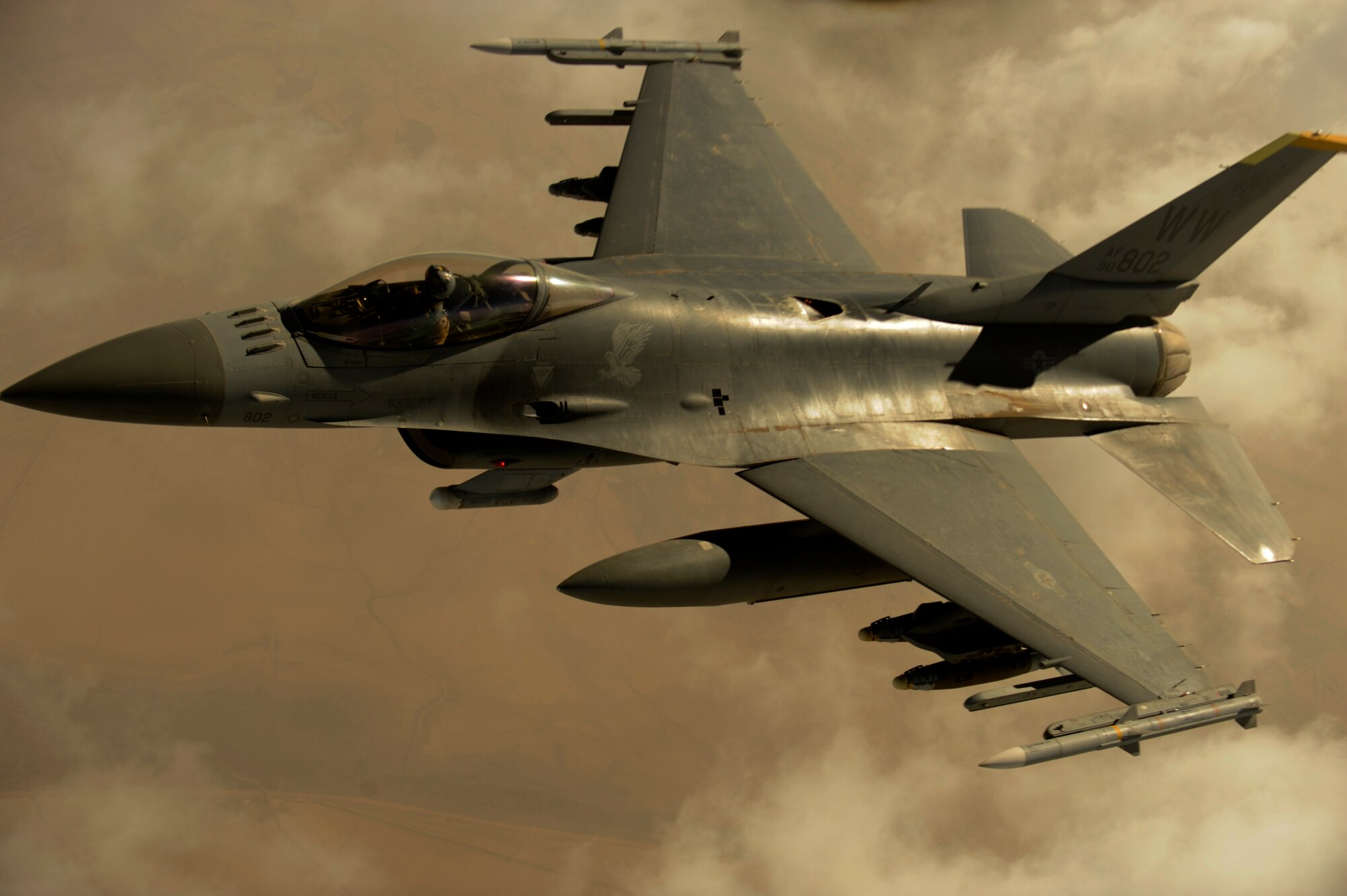 A U.S. Air Force F-16 Fighting Falcon conducts close air support operations over Iraq on Feb. 17, 2009, in support of Operation Iraqi Freedom.(U.S. Air Force photo by Staff Sgt. James L. Harper Jr.)Released