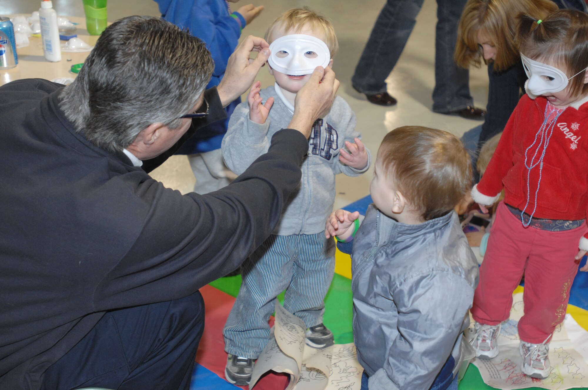 volunteer mardi gras