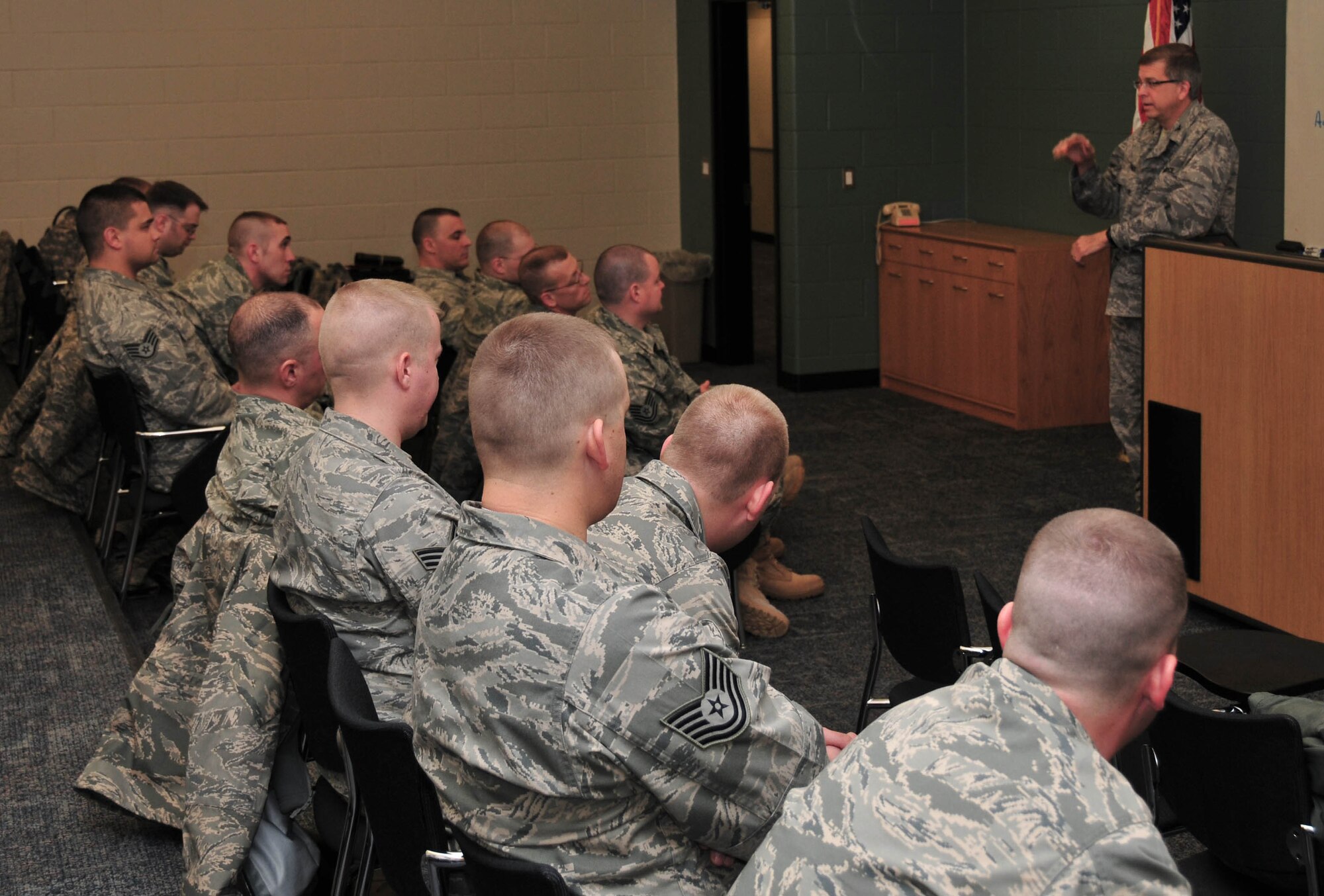 Col. Tim Tarchick, 934th Airlift Wing commander, talks with 934th Security Forces Squadron members Jan. 7 before their deployment to Soutwest Asia. (Air Force Photo/Master Sgt. Paul Zadach)