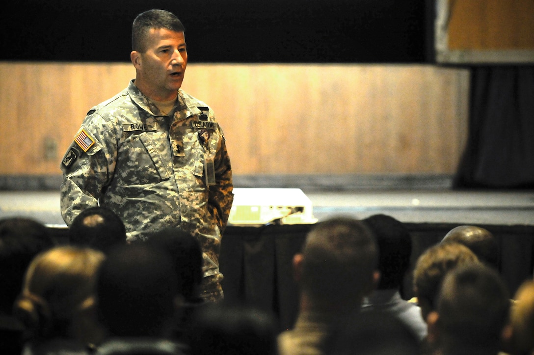 U.S. Army Maj. Gen. Richard J. Rowe, commander of Joint Force Headquarters National Capital Region and chairman of the Armed Forces Inaugural Committee, briefs new personnel at the military assistant orientation in Washington, D.C., Dec. 16, 2008. 