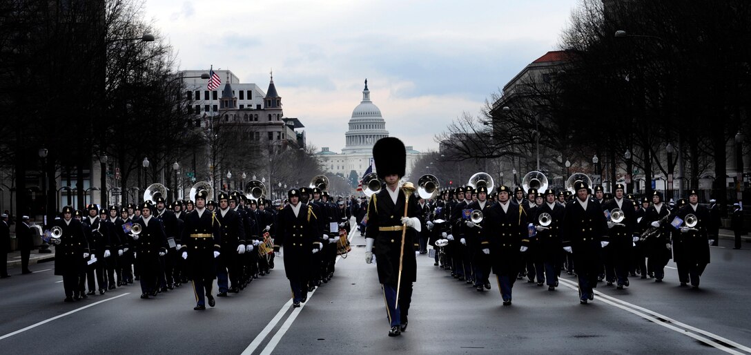 The U.S. Army Ceremonial Band marches down Pennsylvania Avenue during the 2009 Presidential Inaugural Parade rehearsal in Washington, D.C., Jan. 11, 2009.