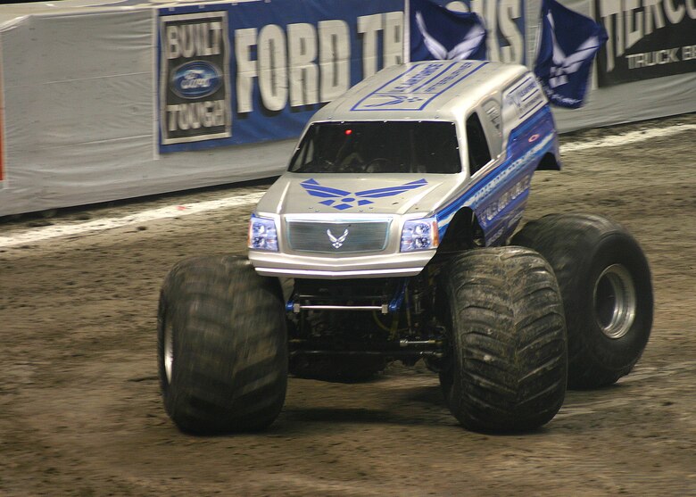 monster jam freestyle force