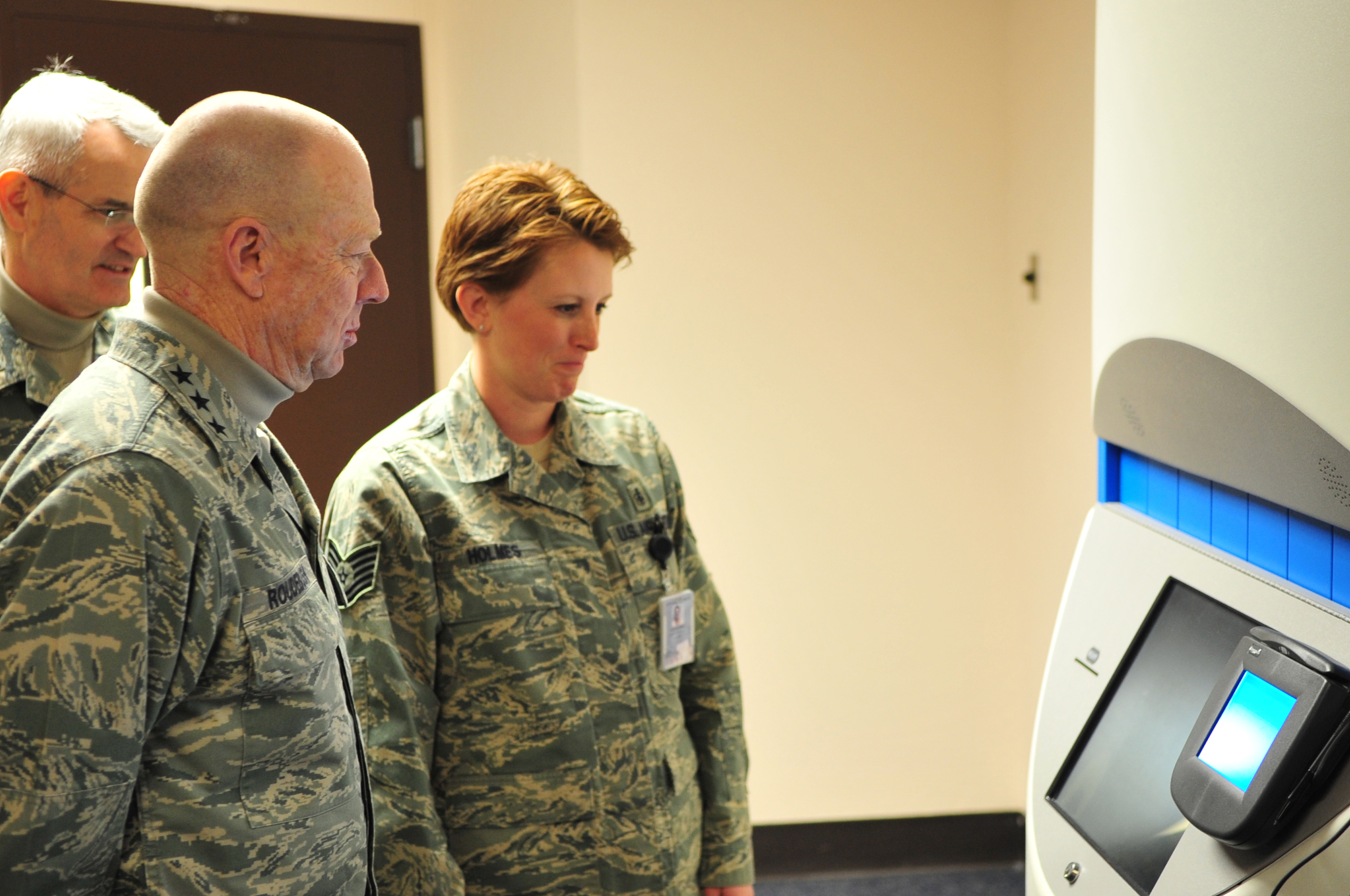 Surgeon General of the Air Force visits Eielson > Eielson Air Force