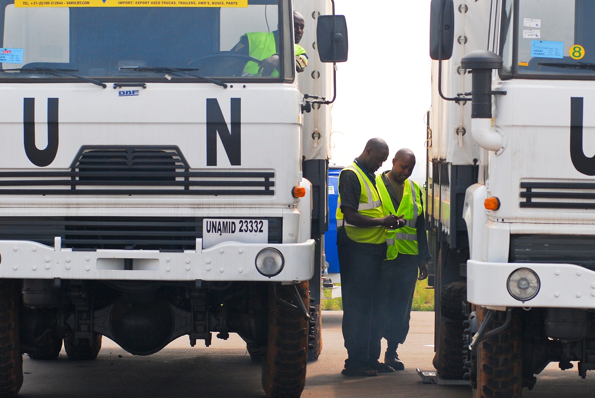 KIGALI, Rwanda – Members of the Rwandan Defense Forces weigh Rwandan heavy recovery vehicles in preparation for their deployment to Sudan in support of the United Nations-Africa Union peacekeeping mission there. Nine of these vehicles, which belong to the RDF and were donated by the U.S. Government, as well as about 70 additional tons of equipment and material including water purification systems, water trailers, tents and spare parts, will be airlifted to Rwandan peacekeepers via U.S. Air Force C-17 Globemaster III cargo aircraft.
(Photo by Staff Sgt. Samuel Bendet, US Africa Command)