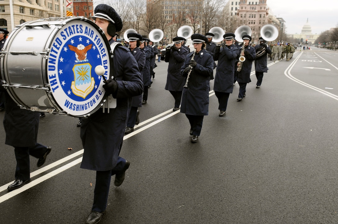 Members of the Air Force Band march down Constitution Avenue during a practice run of the inauguration parade for President-elect Barack Obama Jan. 11 in Washington, D.C. (U.S. Air Force photo/Staff Sgt. Dan DeCook) 