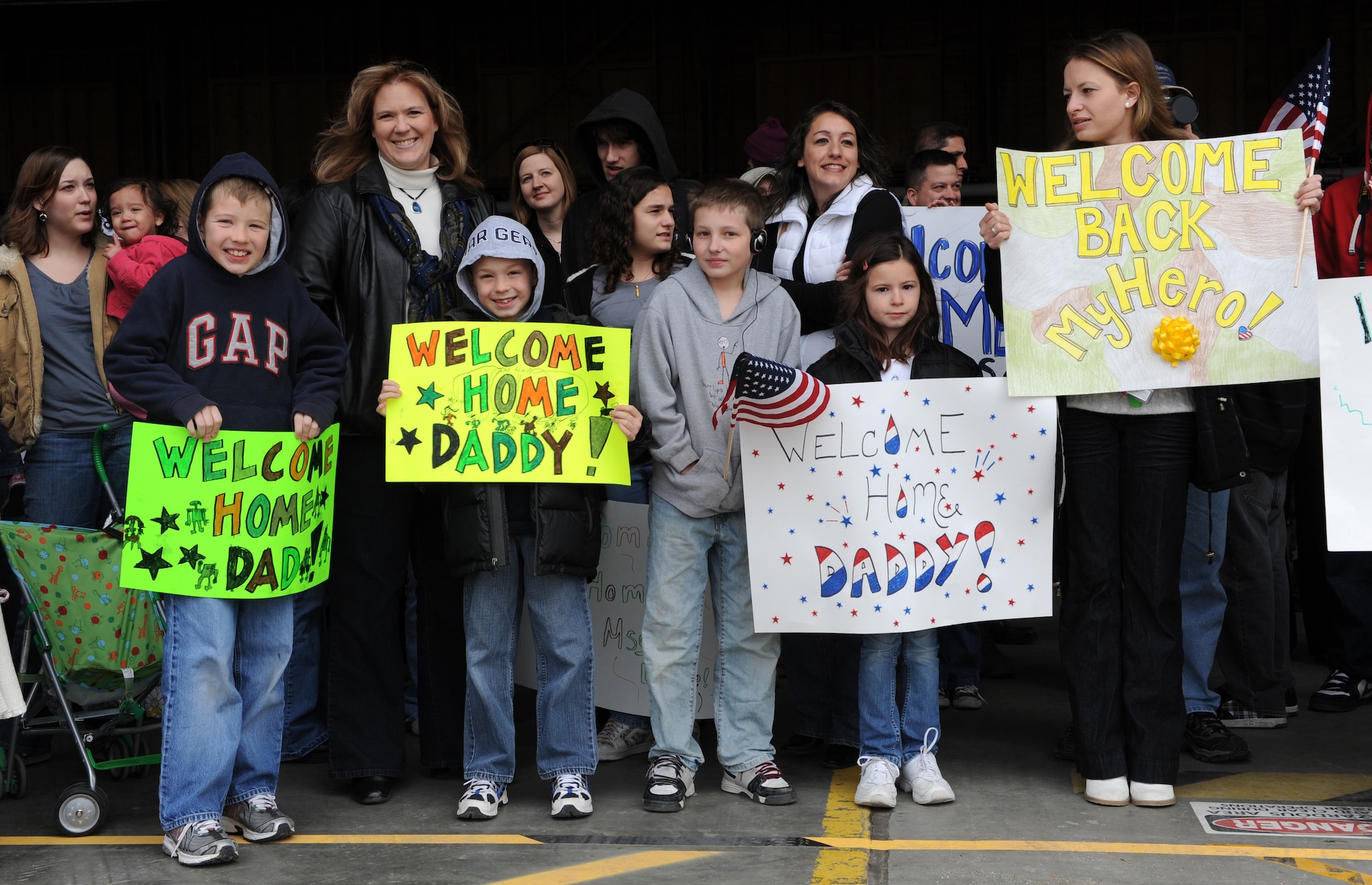MOUNTAIN HOME AIR FORCE BASE, Idaho - Families of military members from the 391st Fighter Squadron wait as approximately 300 members return from their deployment Jan. 15. Gunfighters return to Idaho following more than four months of combat operations in Afghanistan in support of Operation Enduring Freedom. (U.S. Air Force photo by Airman First Class Debbie Lockhart)